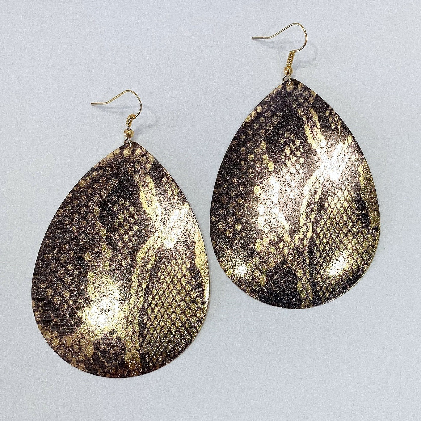 E1348 26885 Snakeskin Teardrop Dangle Earrings