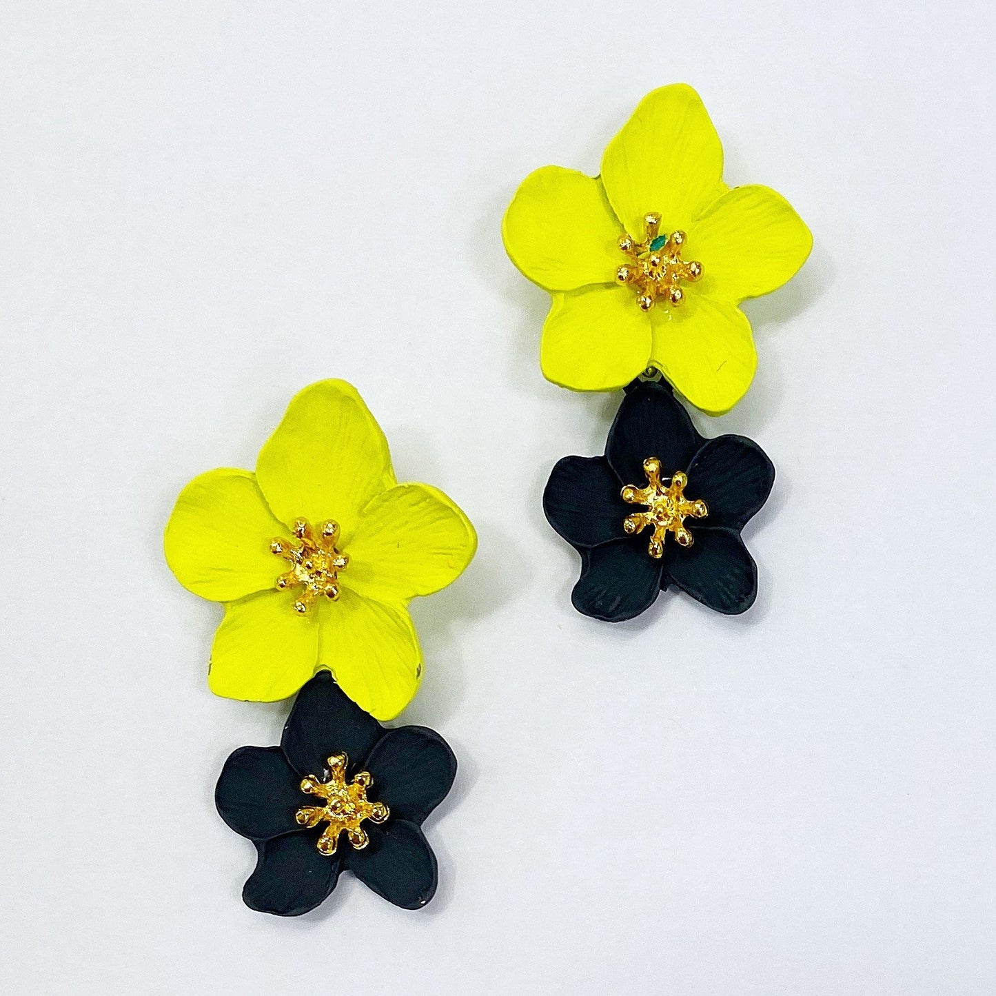 E0816 CCFBDE01 Double Flower Petal Design Drop Dangle Post Earrings