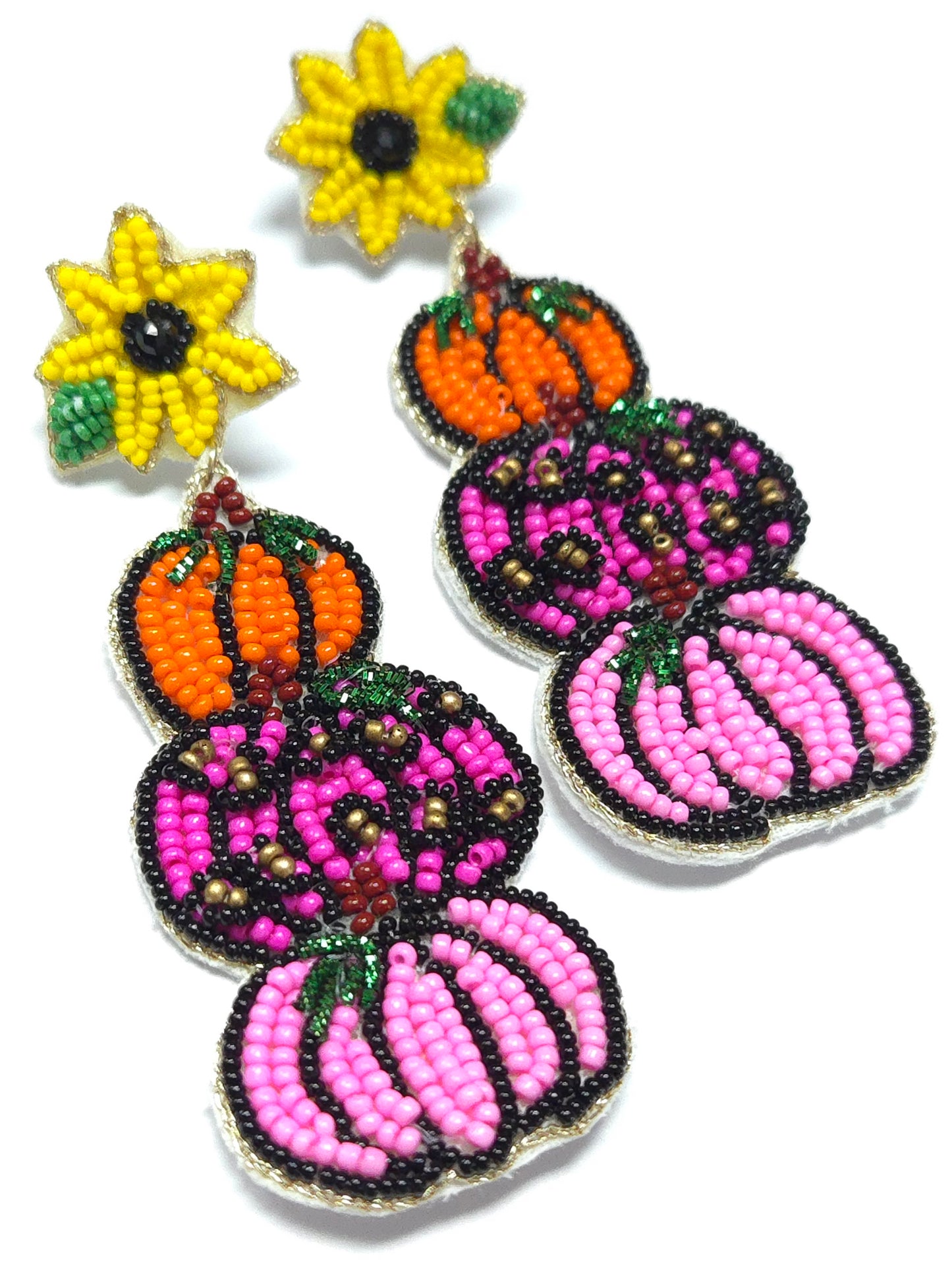 E1558 136650 Holiday Theme Earrings