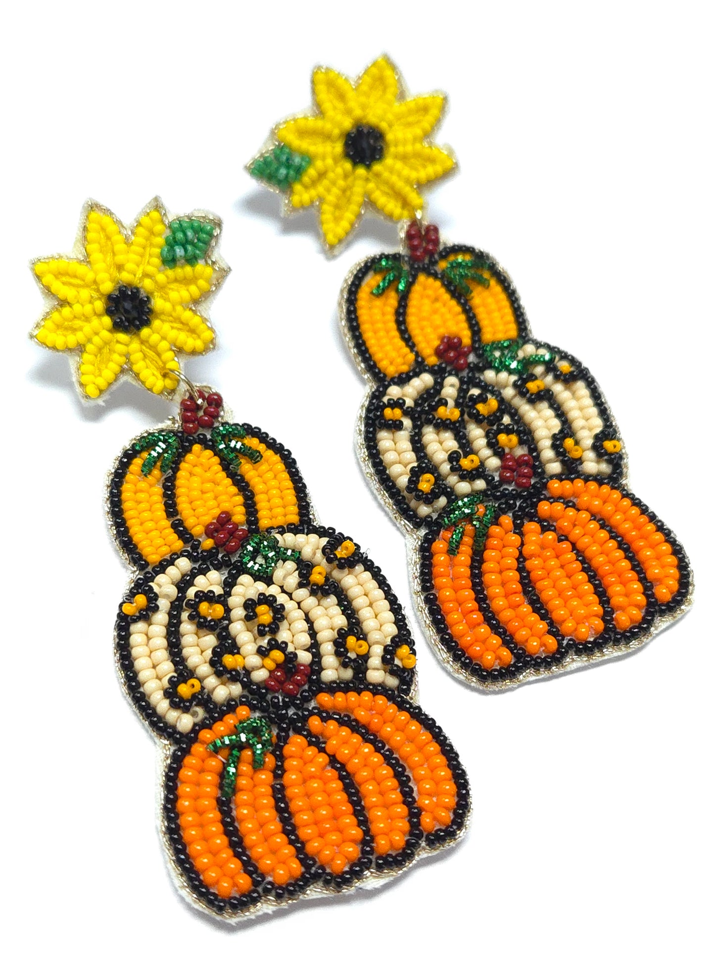 E1558 136650 Holiday Theme Earrings