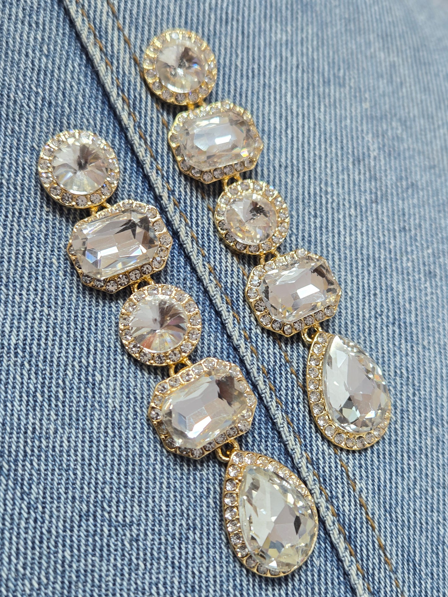 E1423 26197 Drop Dangle Post Earrings
