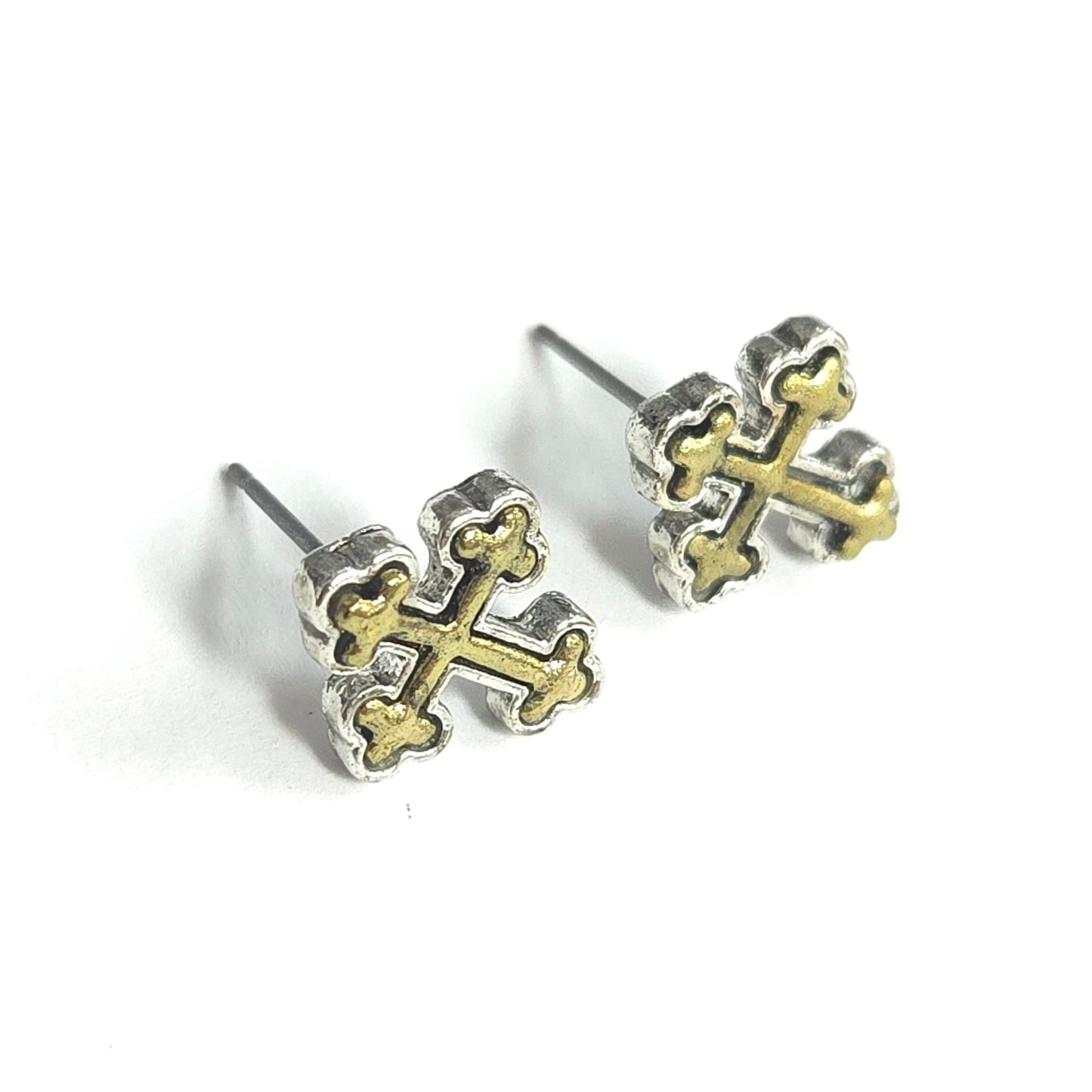 E1505 24653 Cross Stud Earrings