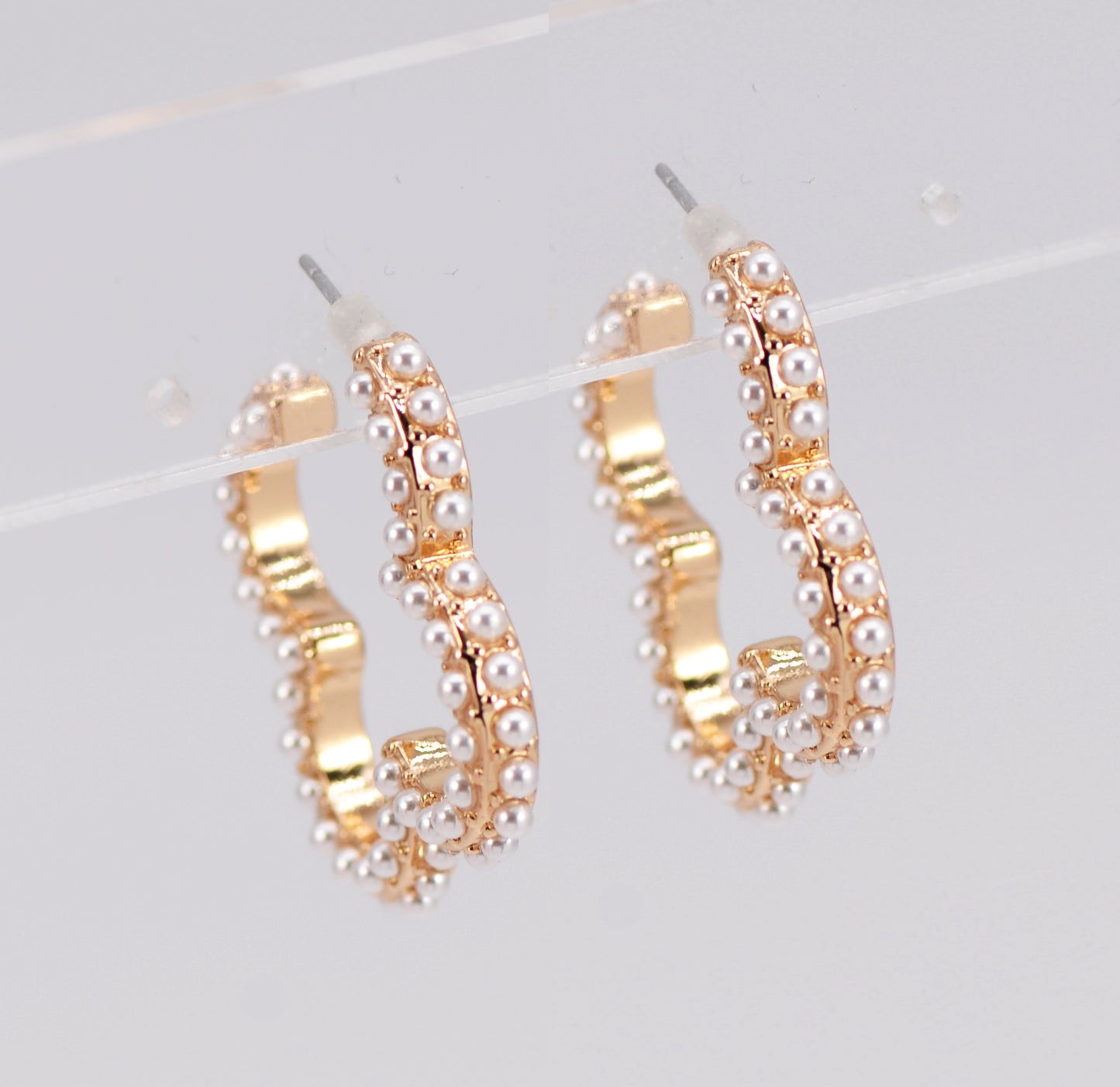 Wavy Pearl Hoop Earrings | E0206