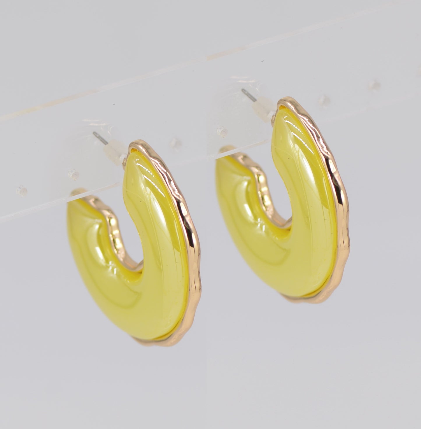 E0877 25E5622 Open Circle Hoop Post Earrings
