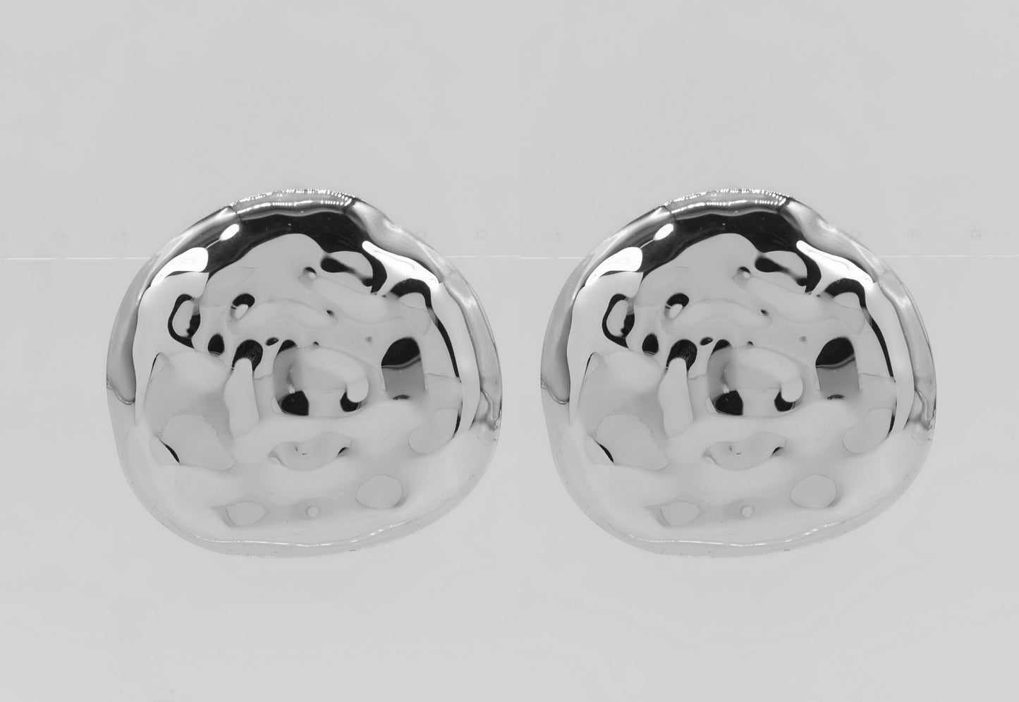 E0913 25E6006 Hammered Metal Big Circle Shape Drop Post Earrings
