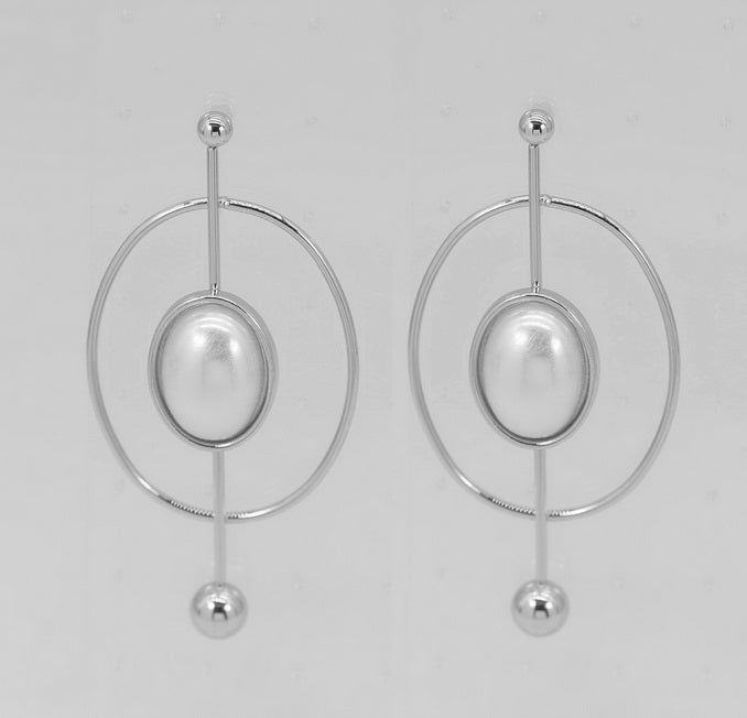 E0145 | Minimal Luxe Pearl Earrings | 25E6329