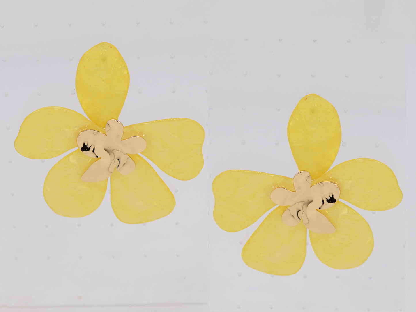E0306 | Large Floral Post Earrings | 25E6701