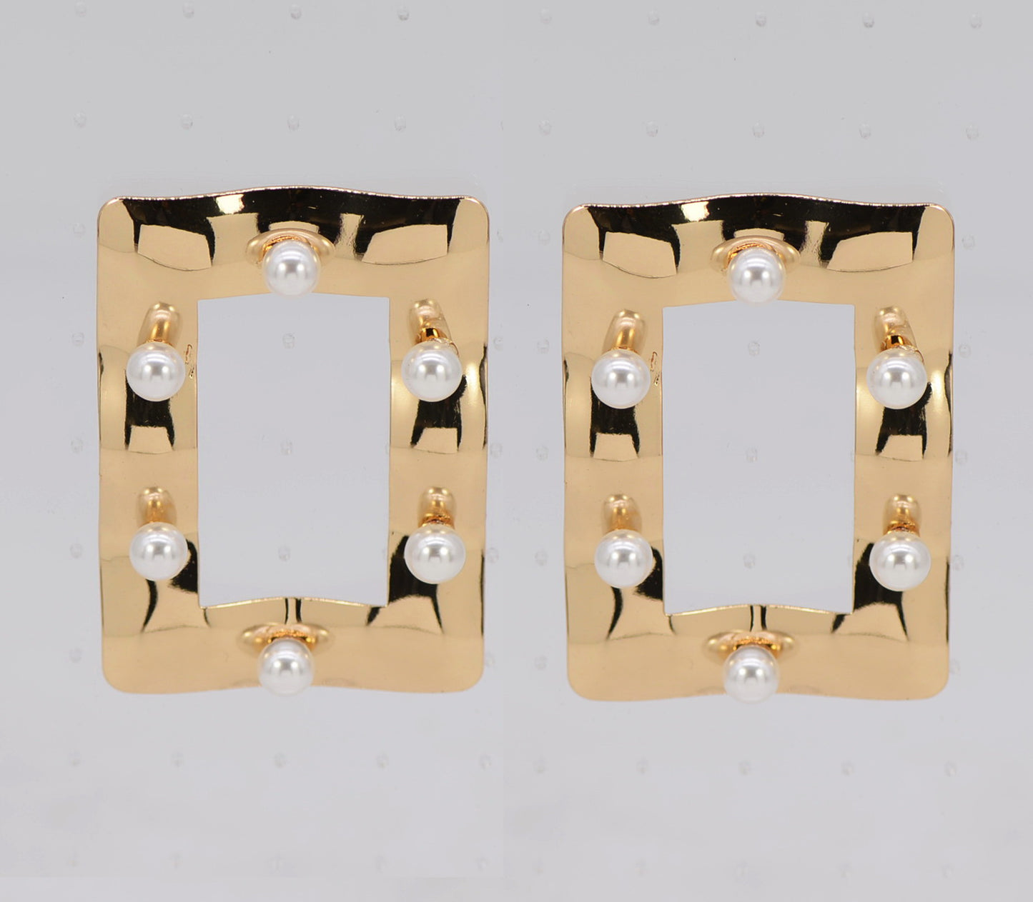 E0291 | Square Pearl Frame Earrings | 25E6824