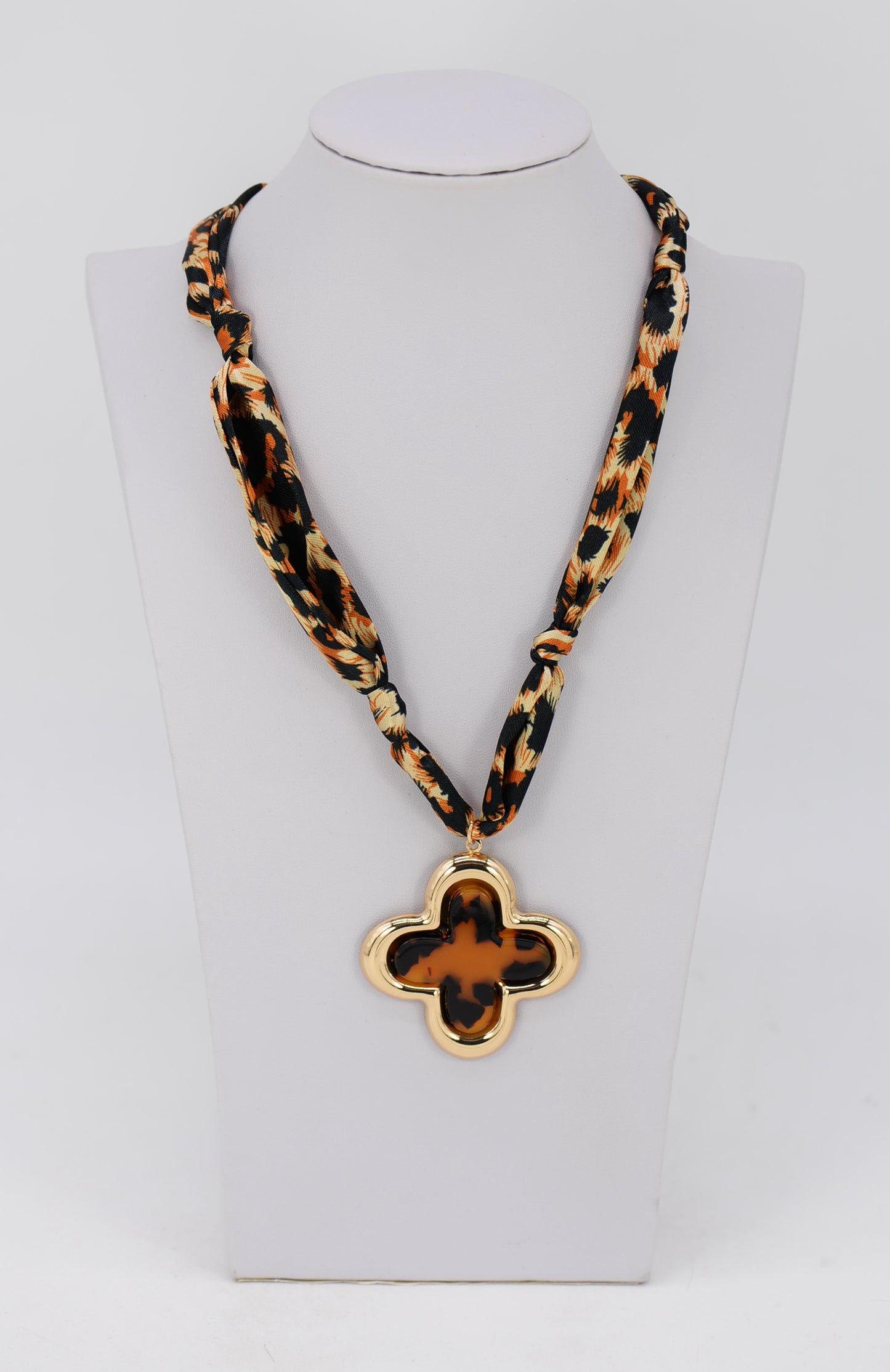 N0714 | Acrylic Pendant Scarf Necklace | 25N1642