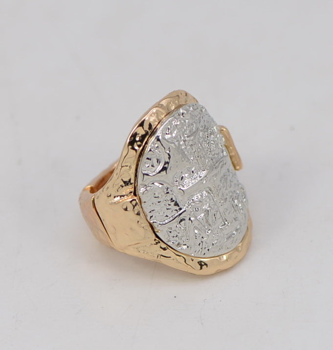 R0126 | Hammered Coin Ring | 25R1068T2