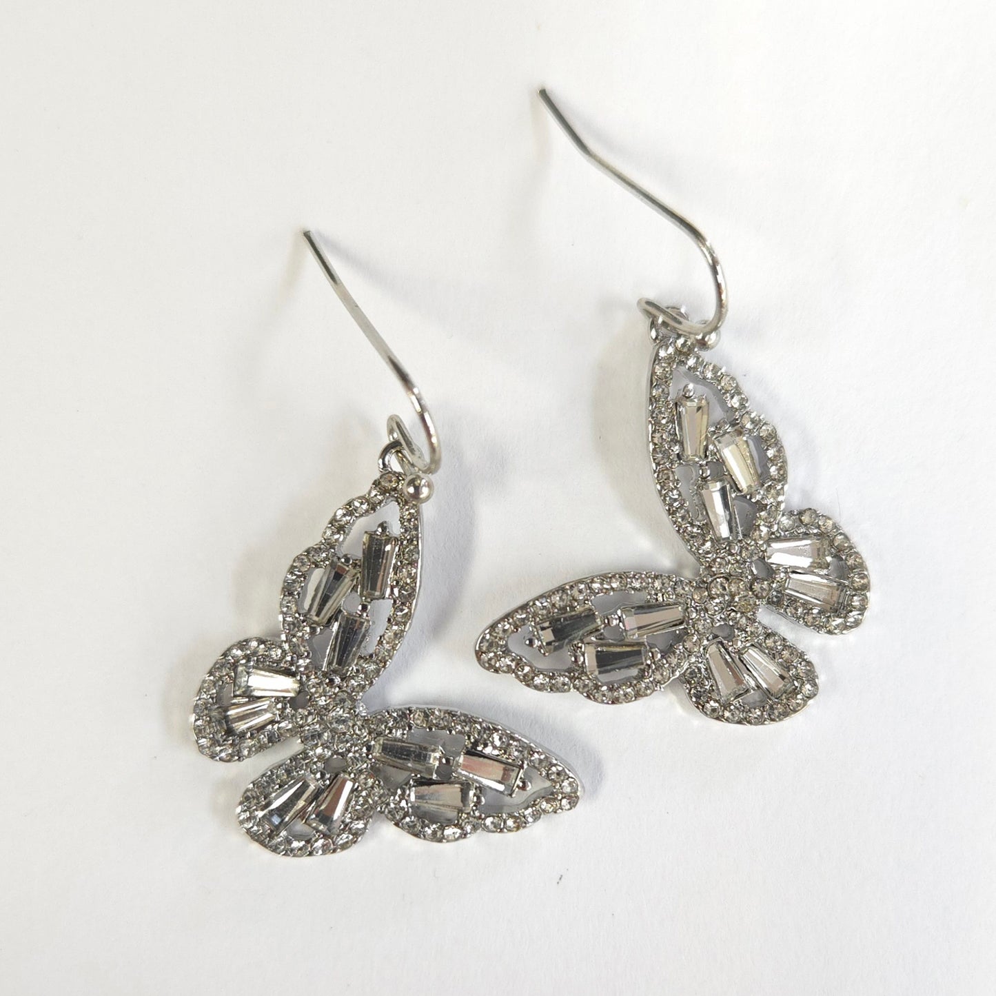 E1530 27278 Butterfly Dangle Earrings