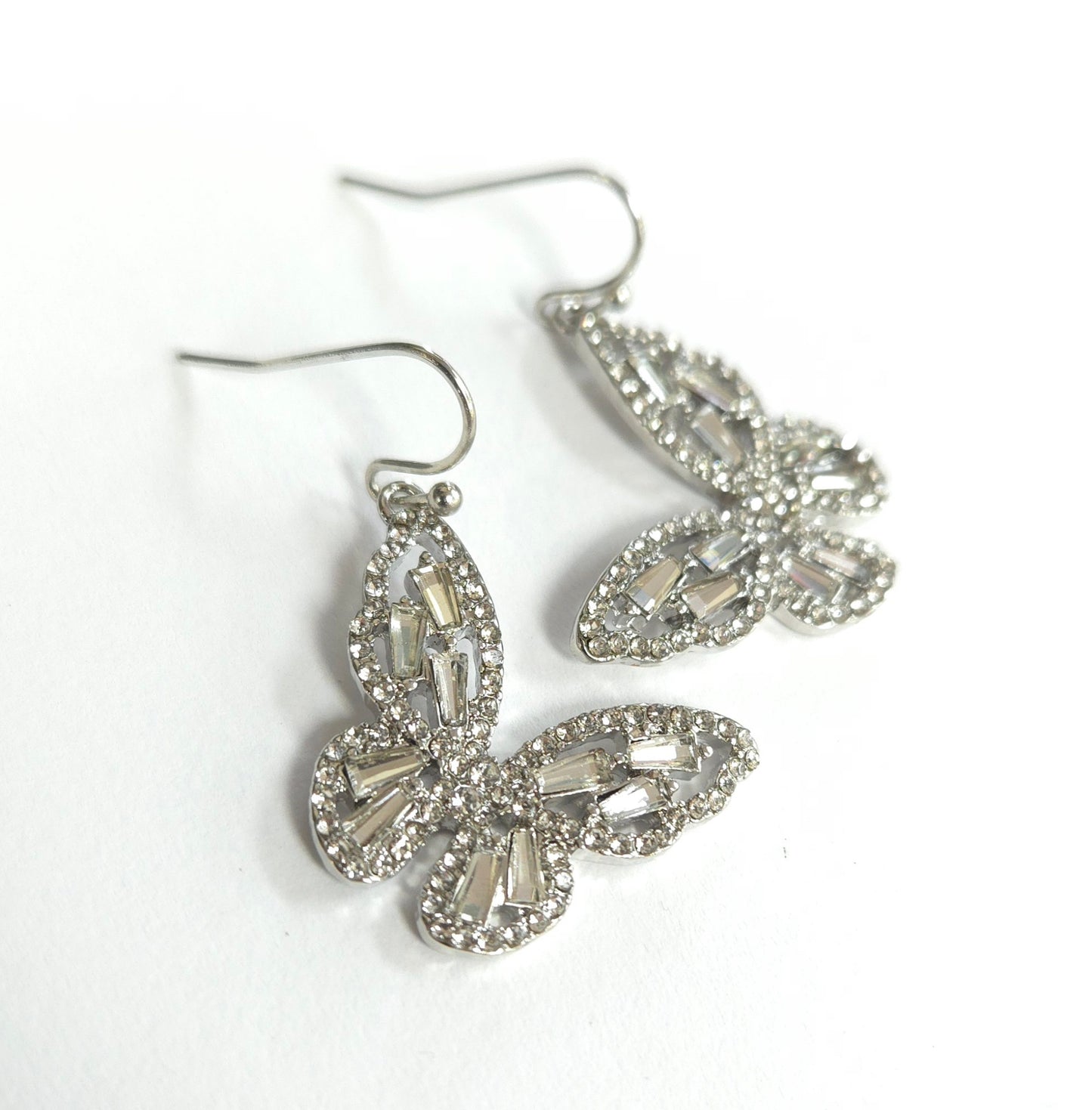 E1530 27278 Butterfly Dangle Earrings