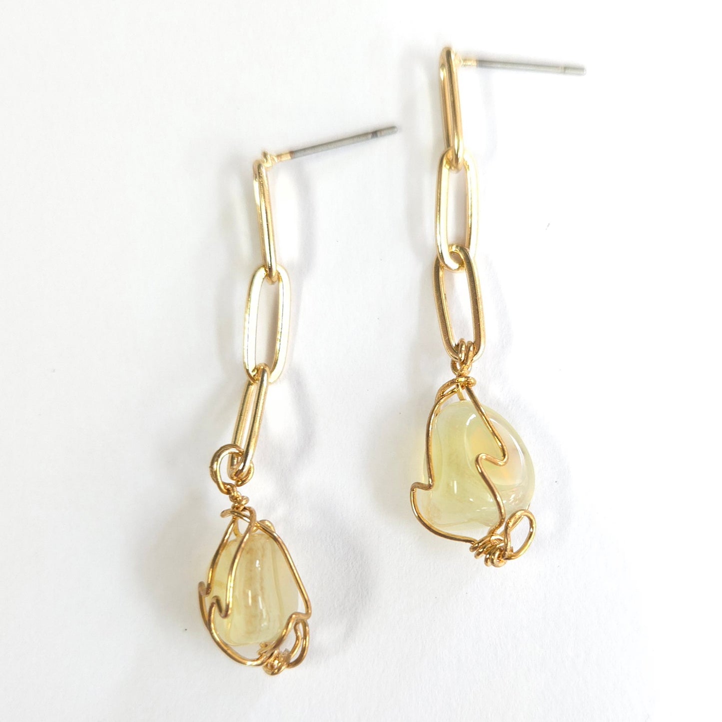 E1523 27909 Stone Dangle Earrings
