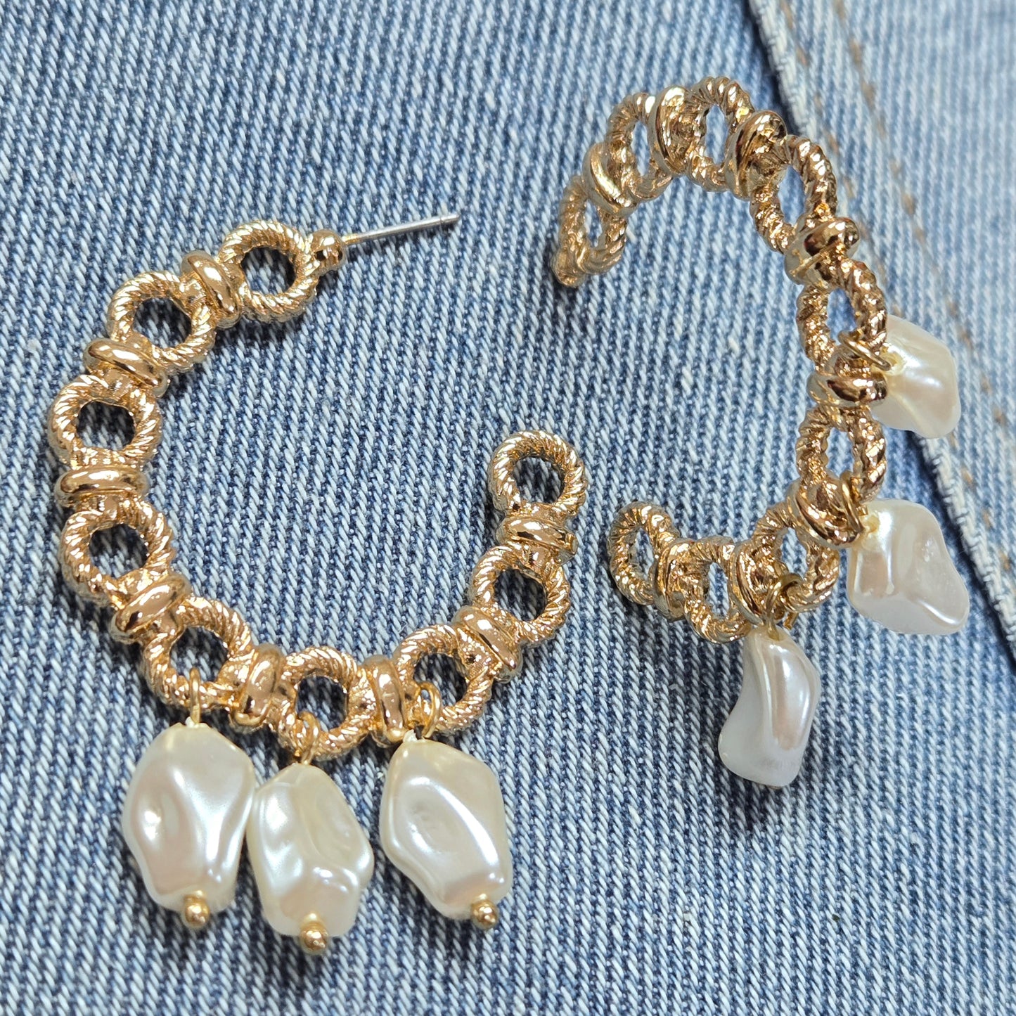 E1326 78E4243 Pearl Dangle Hoop Earrings