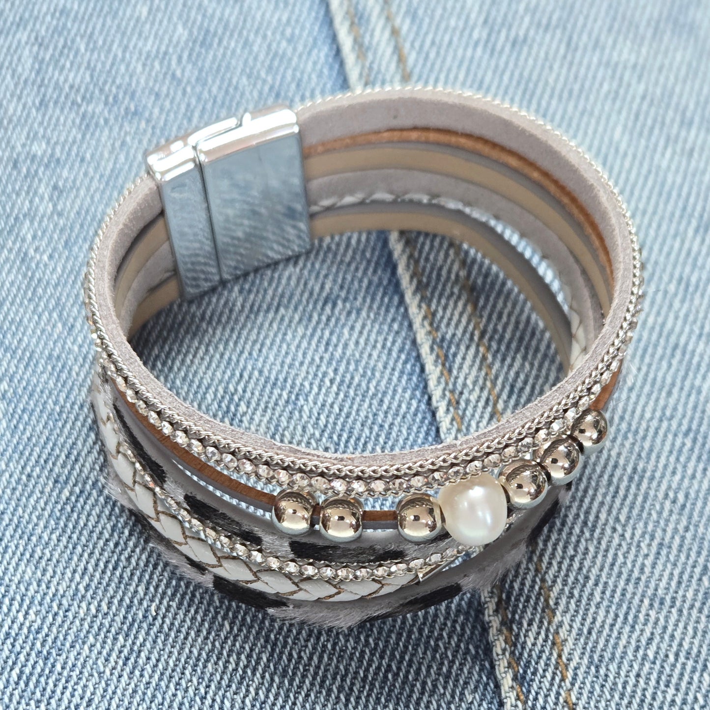 B0204 83849 Leopard Pattern Faux Leather Bracelet