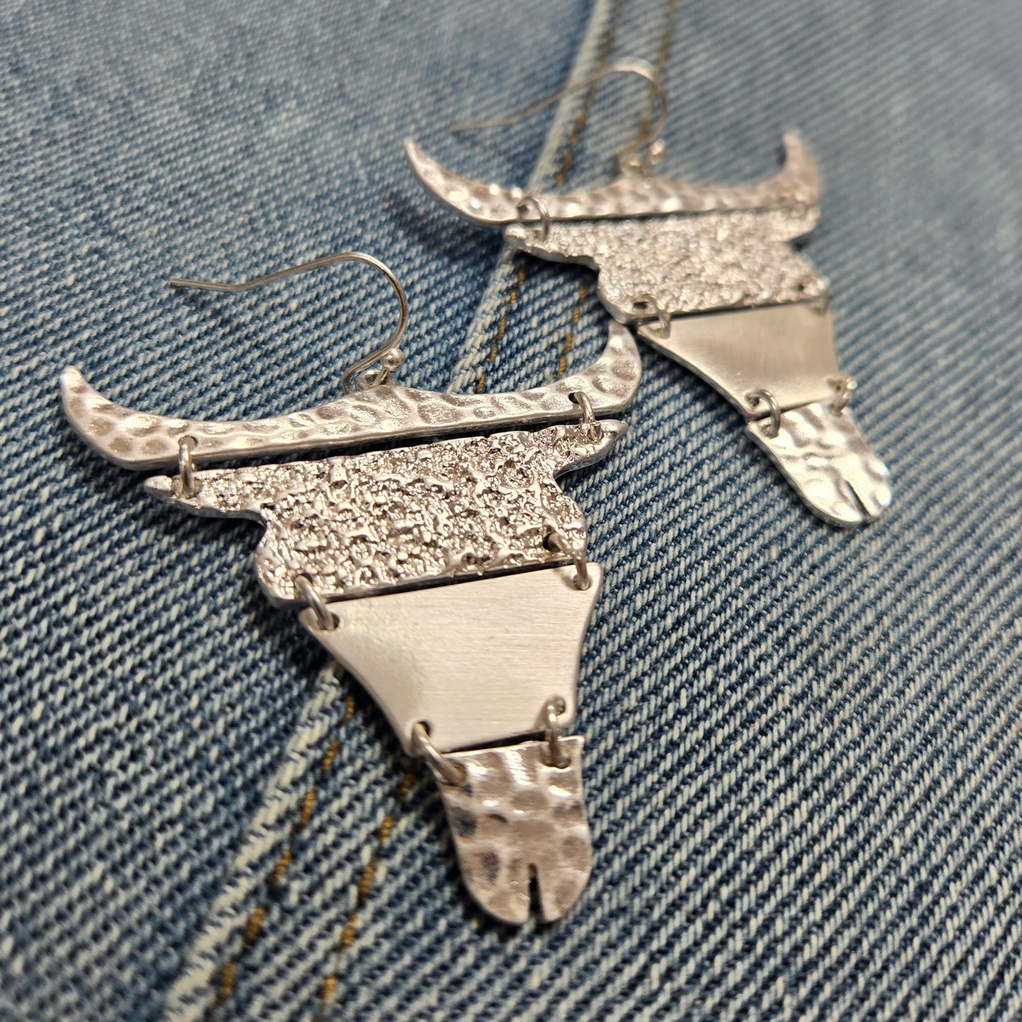E0983 AE4913 Metal Cow Cattle Head Design Drop Dangle Hook Earrings