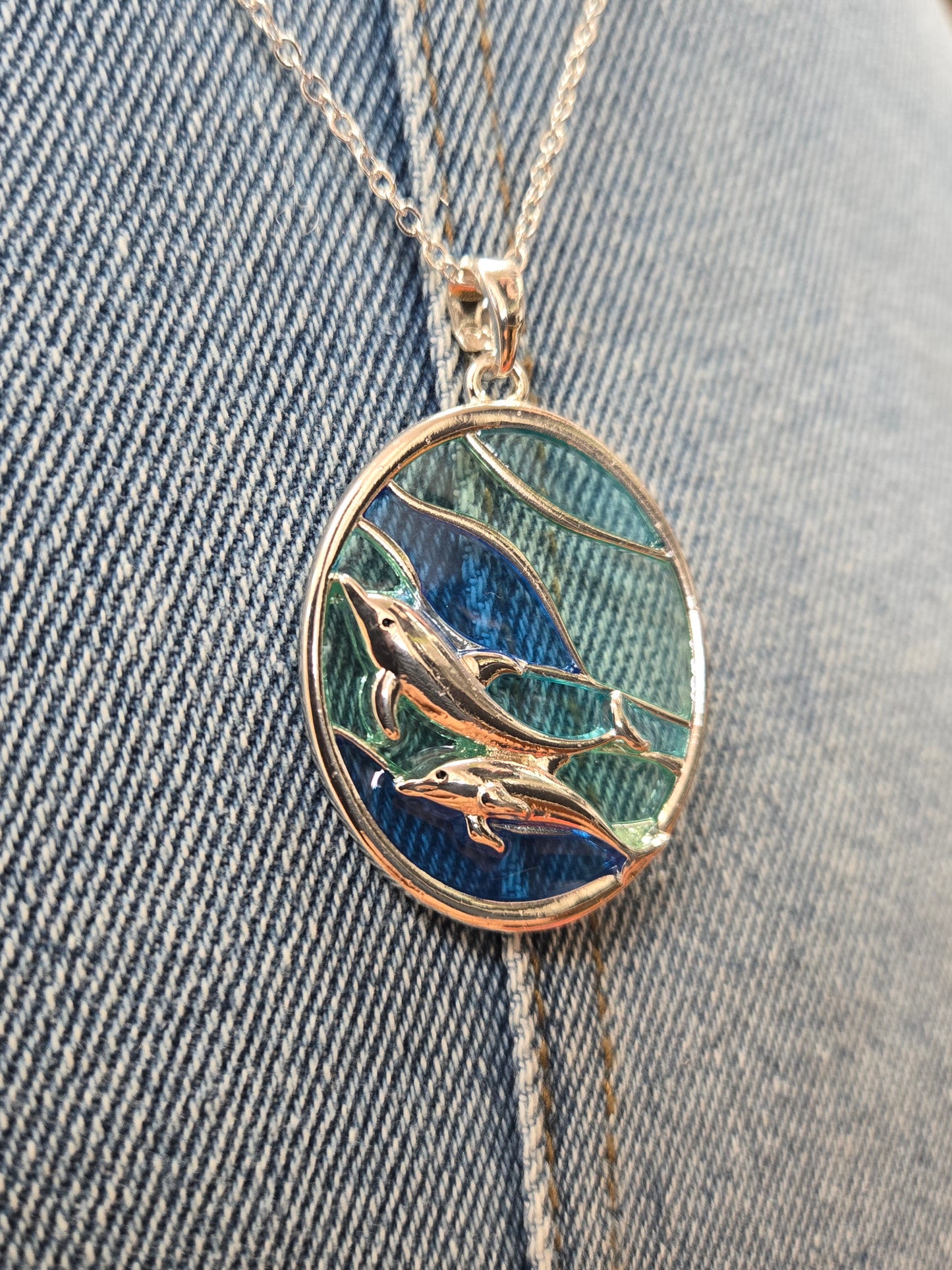 N0402 AN3656 Sealife Dolphin Design Oval Shape Pendant Necklace