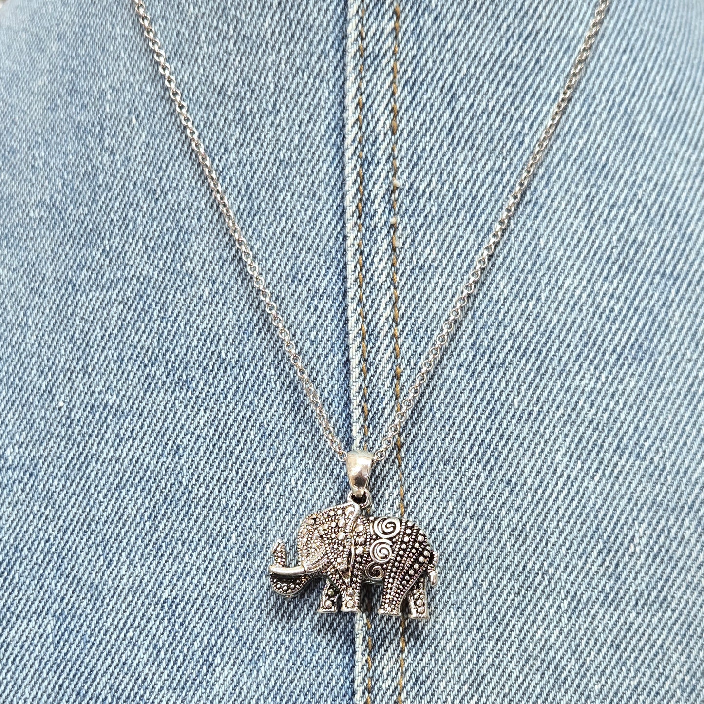 N0464 AS5921 Elephant Shape Pendant Necklace
