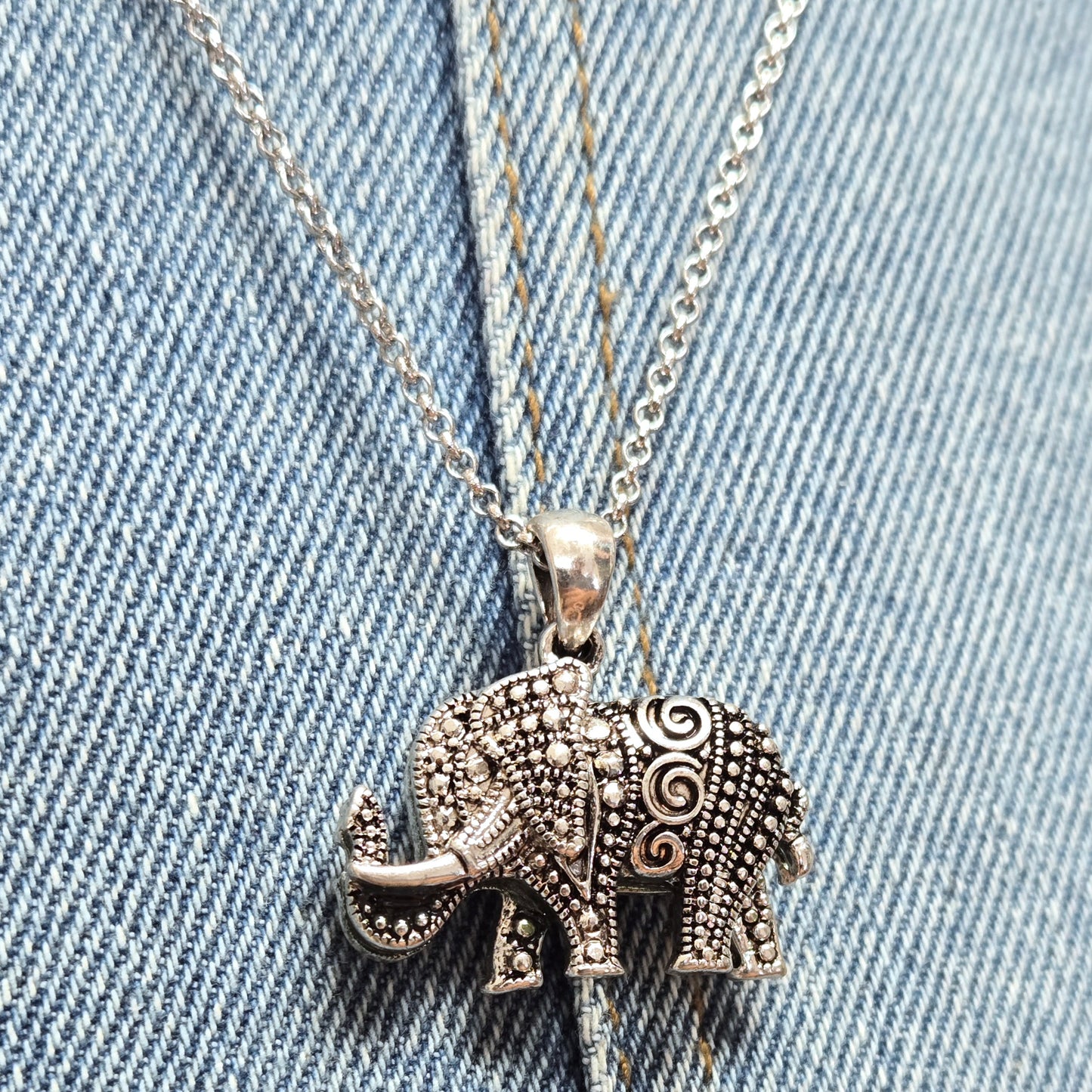 N0464 AS5921 Elephant Shape Pendant Necklace