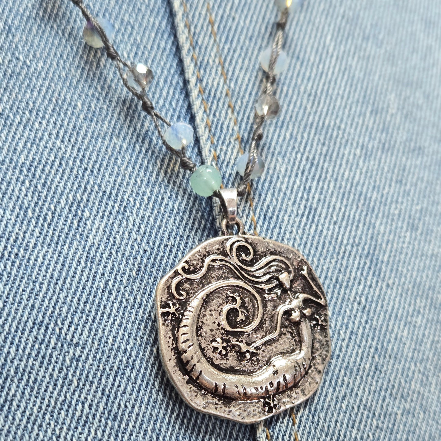 N0518 AS6272 Mermaid Design Rough Circle Shape Pendant Necklace