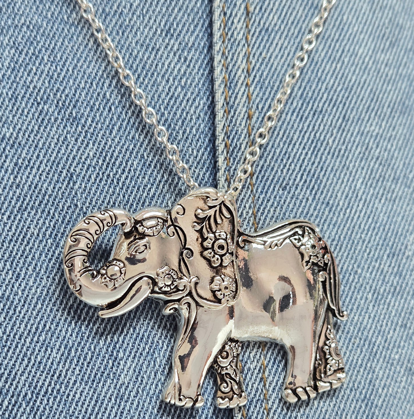 N0378 AS6868 Elephant Shape Pendant Necklace