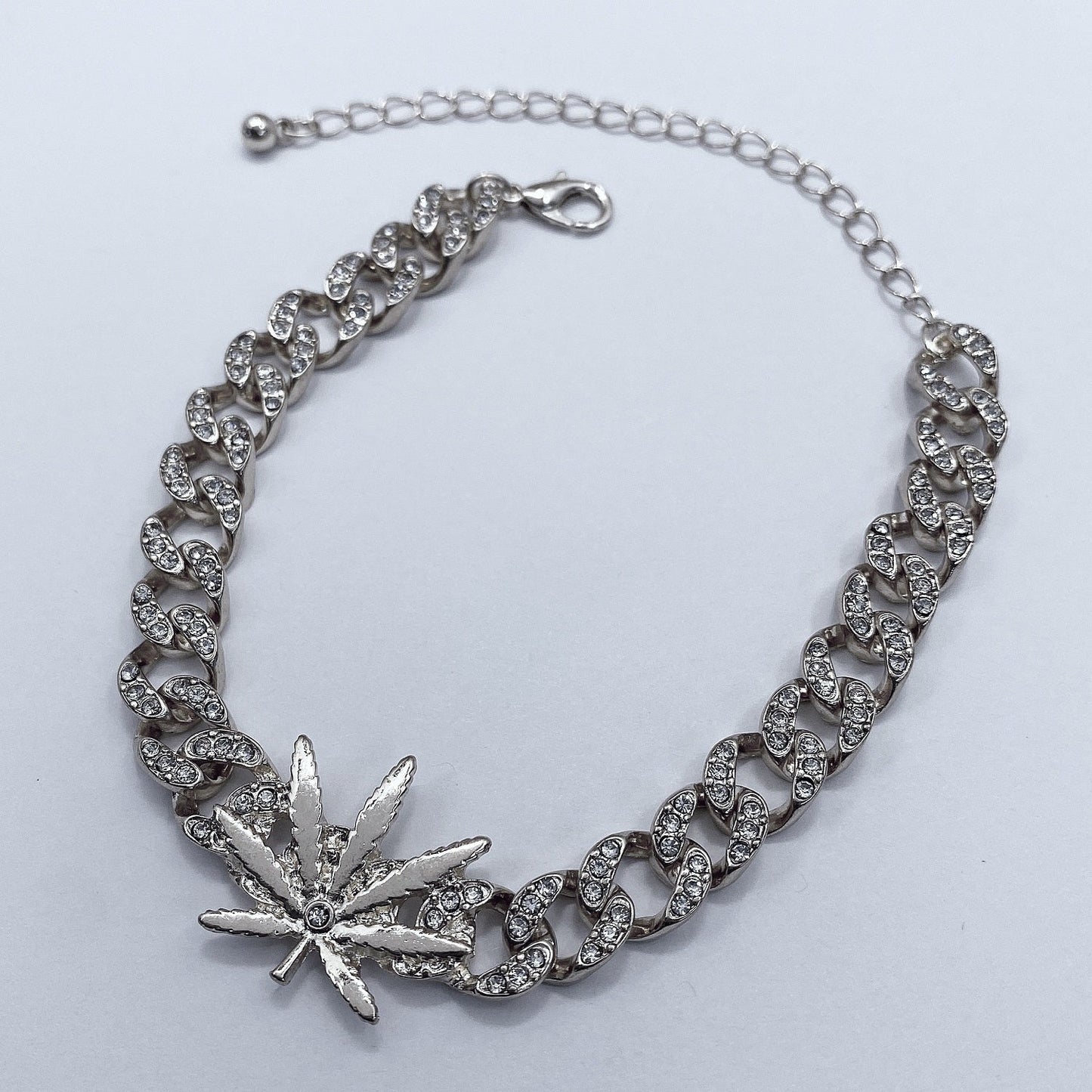B0246 KB5012 Rhinestones Deco Cuban Link Chain with Leaf Design Accented Bracelet