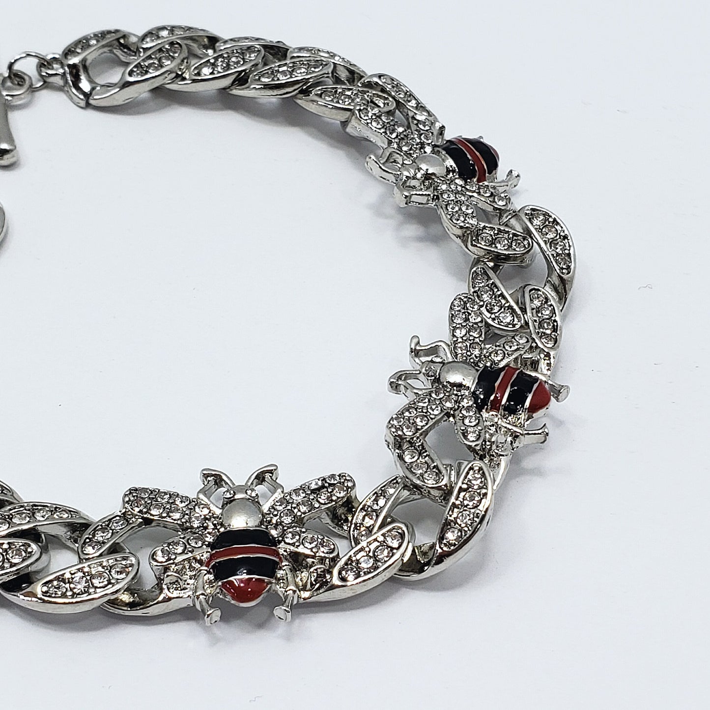 B0159 CB1063 Bumble Bee Design Rhinestones Decorated Cuban Link Chain Toggle Bar Closure bracelet
