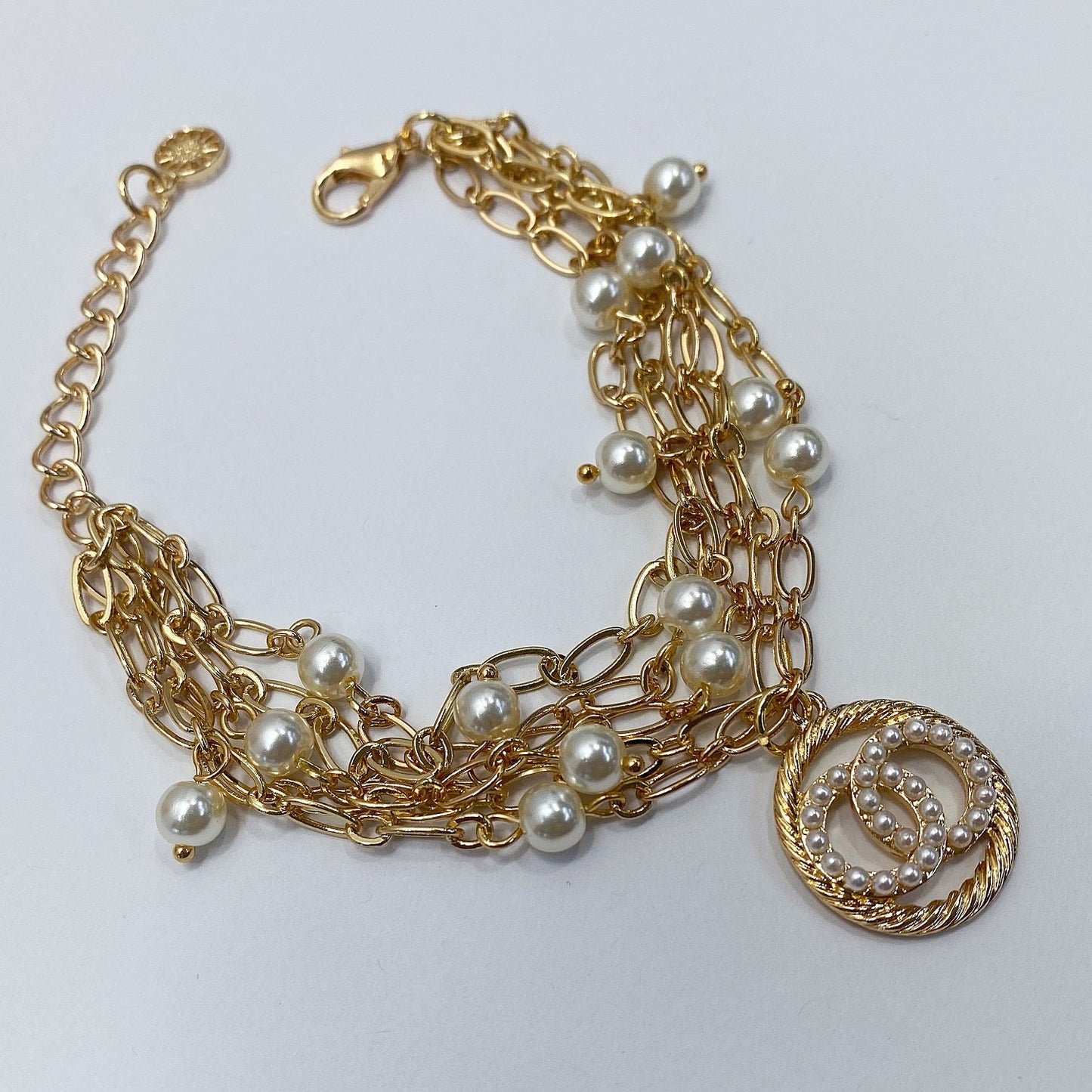 B0170 83B1390 Multi Chain Mini Pearls Dangle Deco Double O Link Designed Charm Dangle Bracelet
