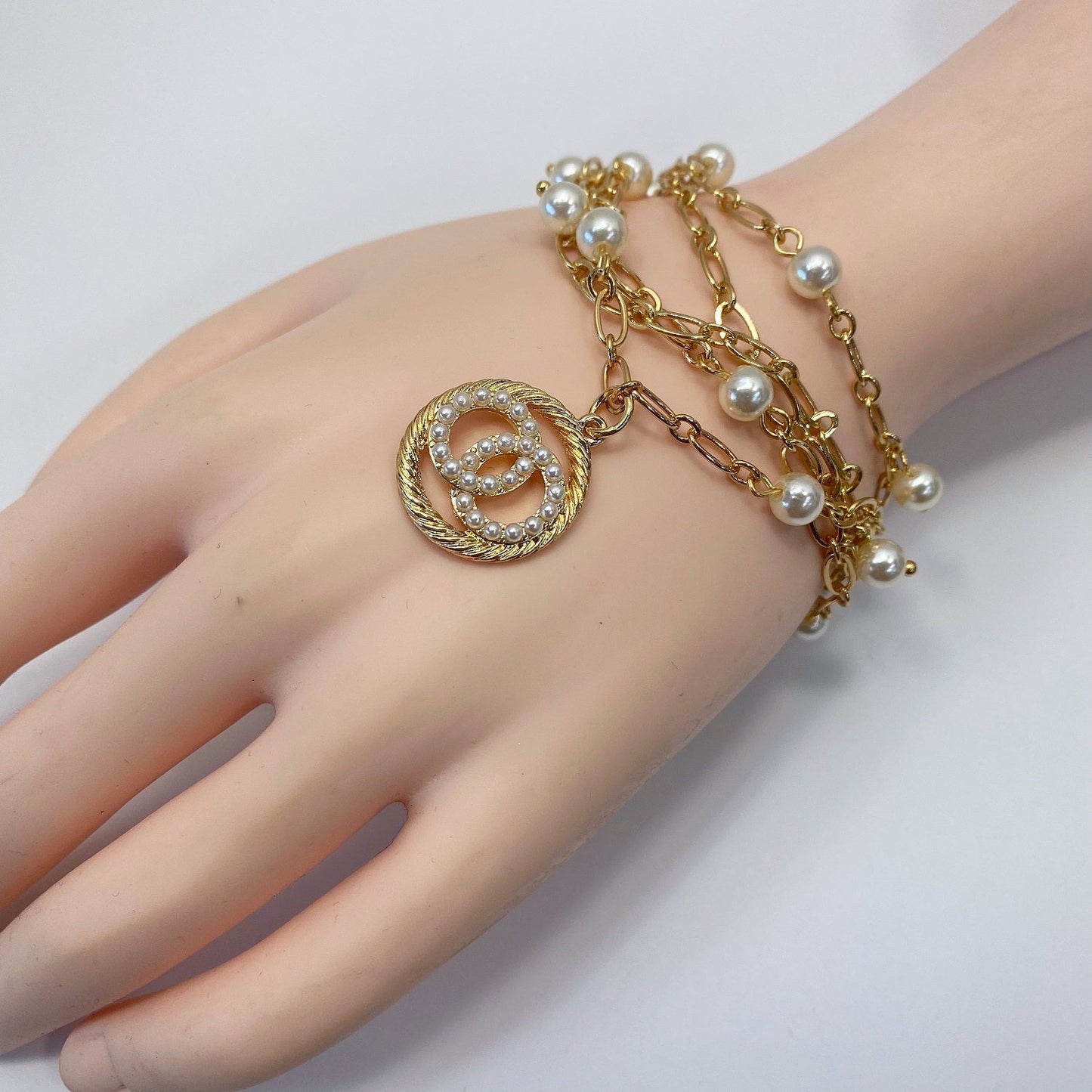 B0170 83B1390 Multi Chain Mini Pearls Dangle Deco Double O Link Designed Charm Dangle Bracelet