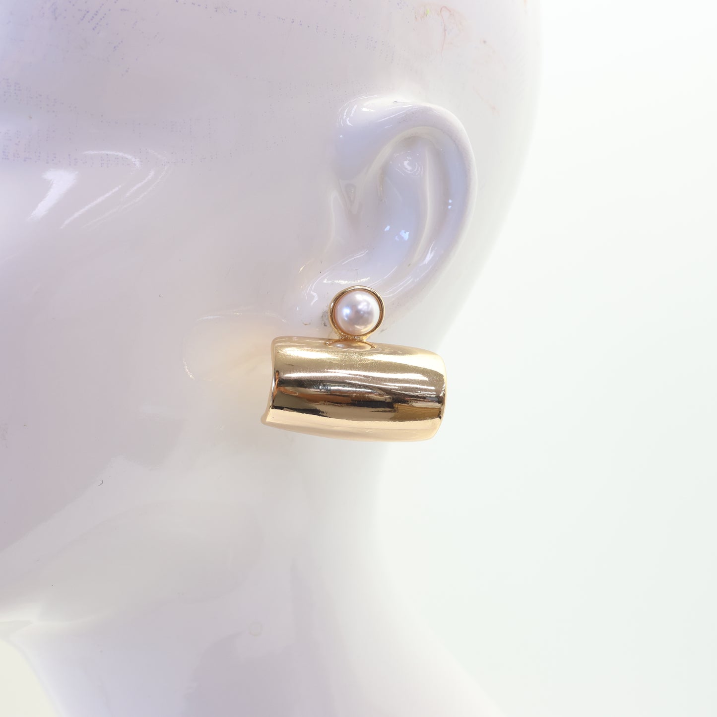 E0063 | Chic Pearl Accent Earrings | 25E5031