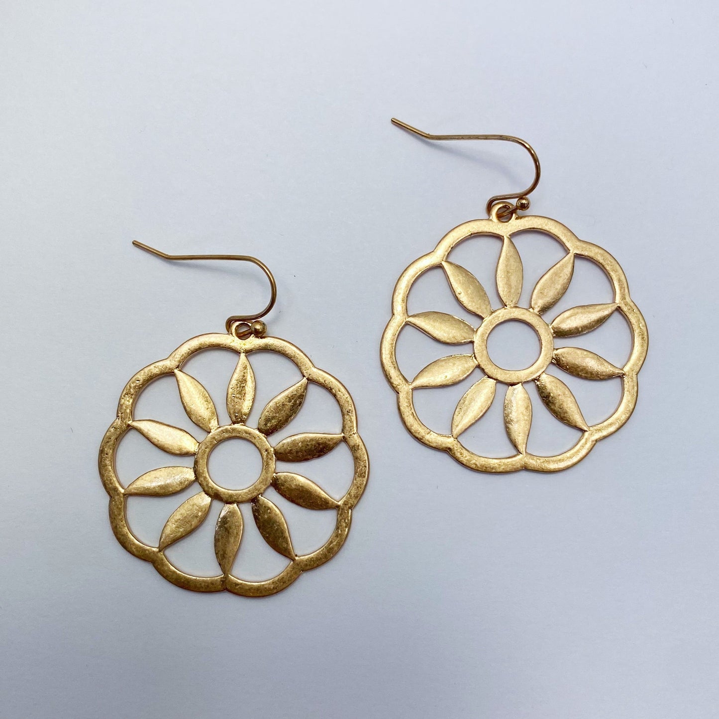 E1127 HE2765 Vintage Worn Colored Drop Dangle Earrings