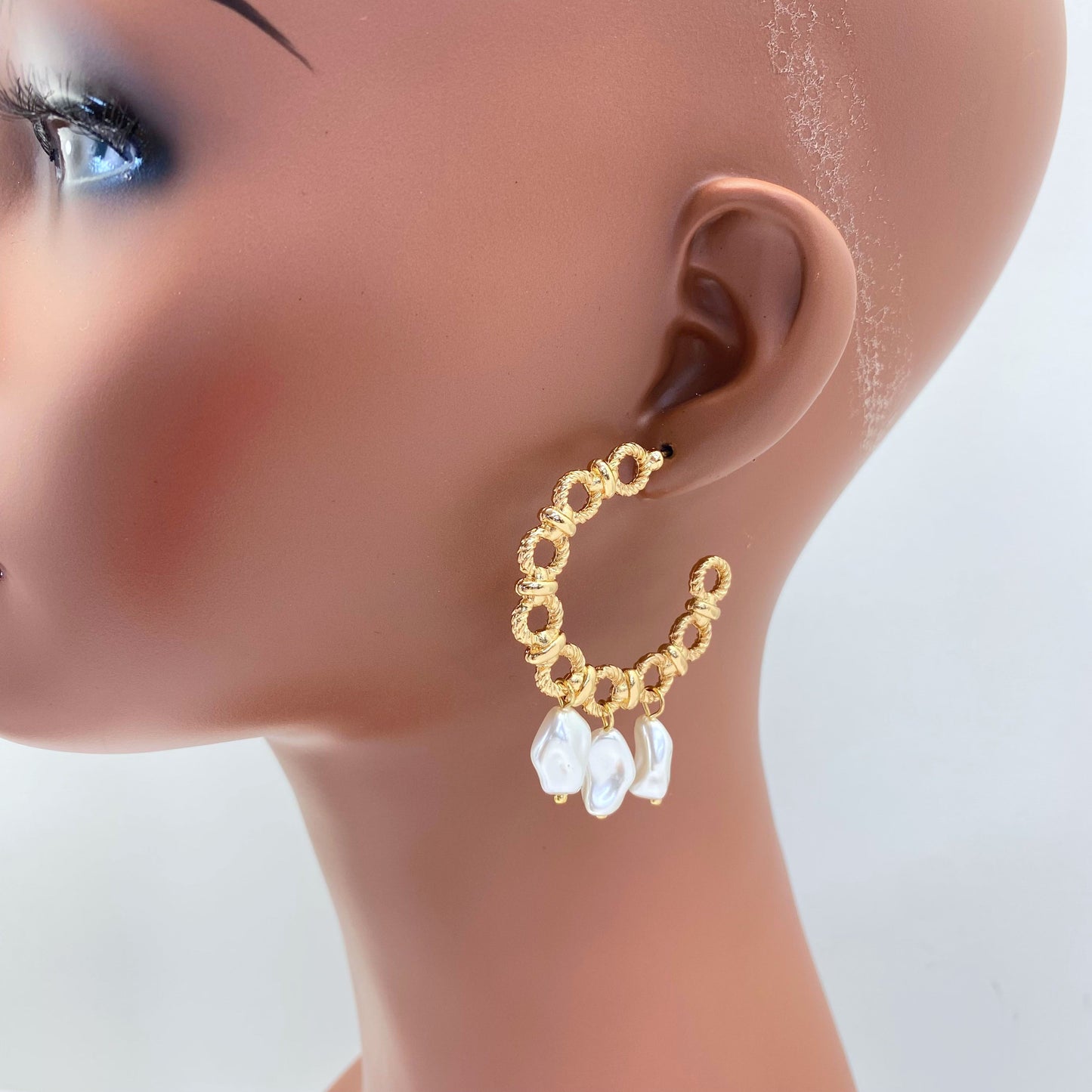 E1326 78E4243 Pearl Dangle Hoop Earrings