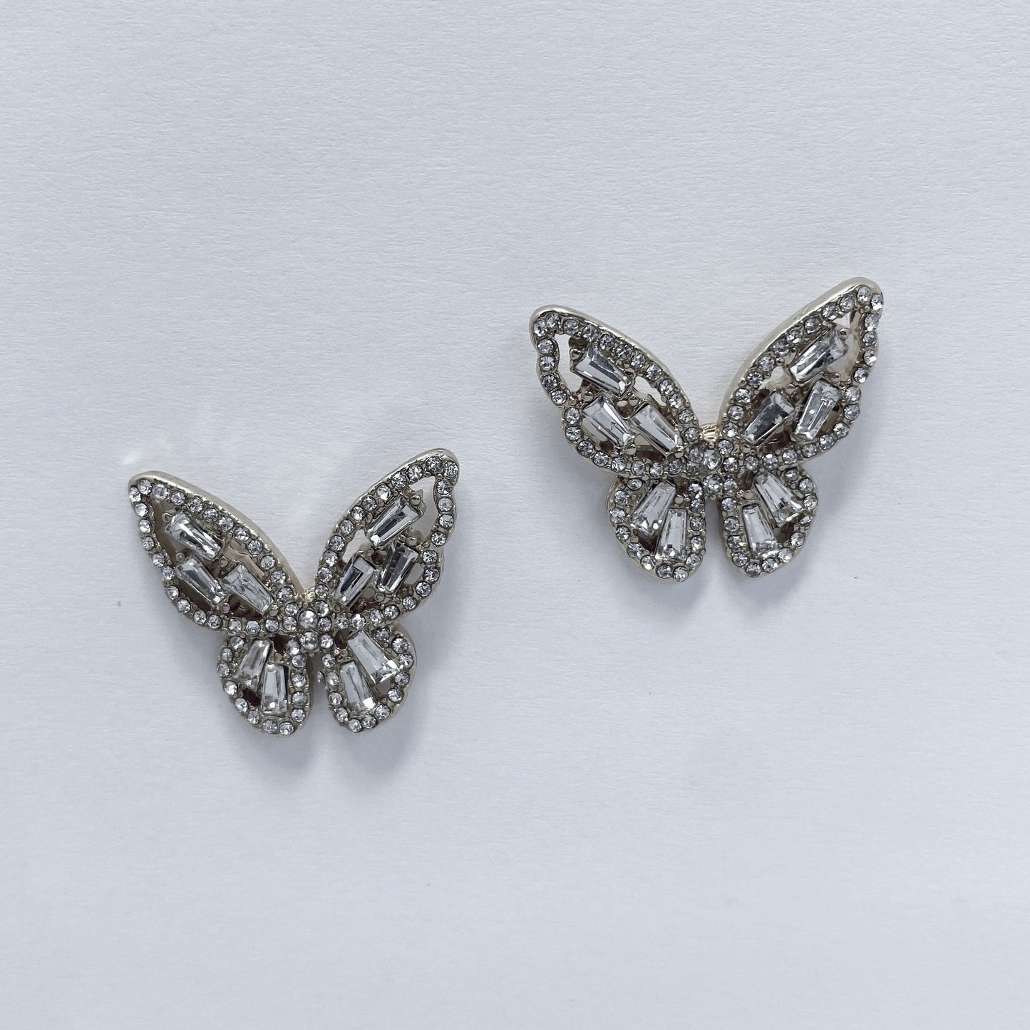 E1504 27277 Butterfly Stud Style Earrings
