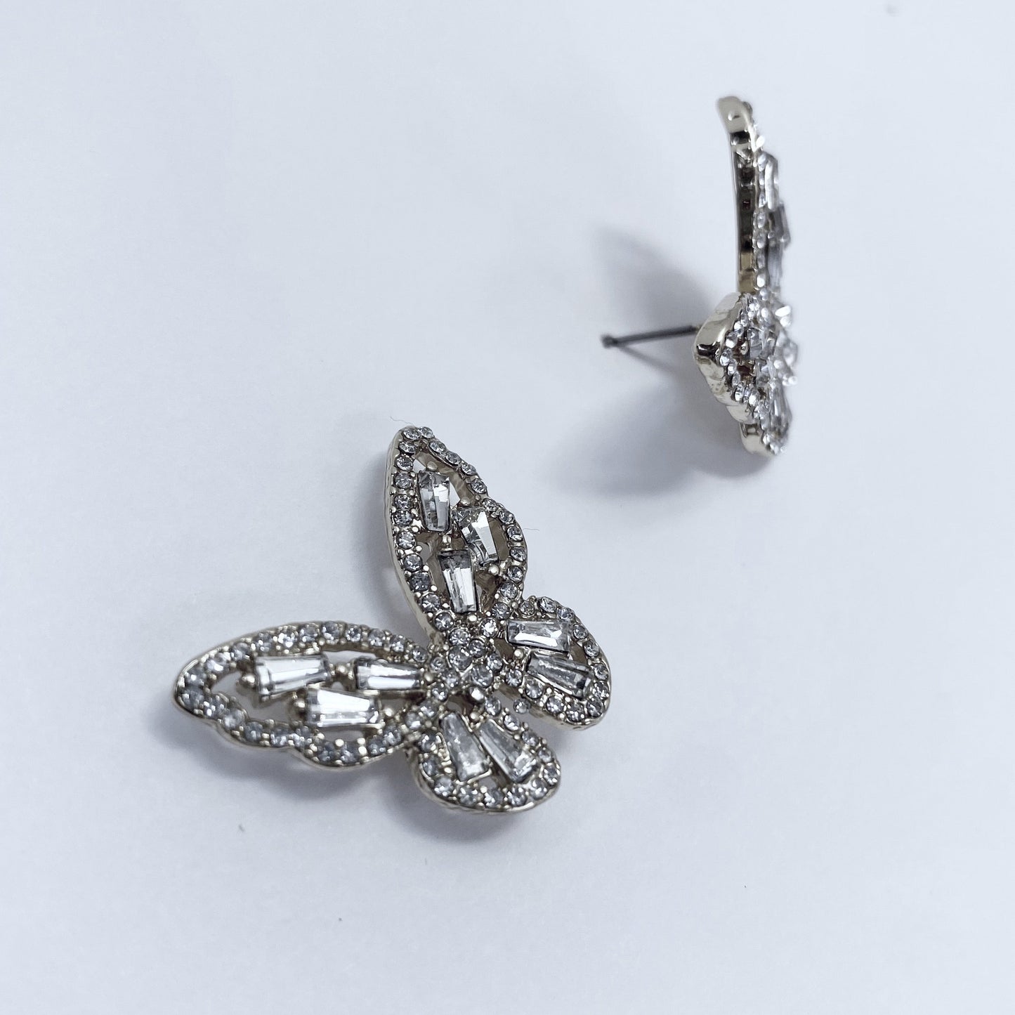 E1504 27277 Butterfly Stud Style Earrings