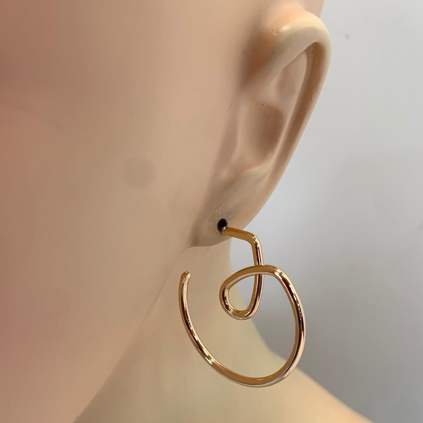 E0107 | Abstract Spiral Hoop Earrings | 28576