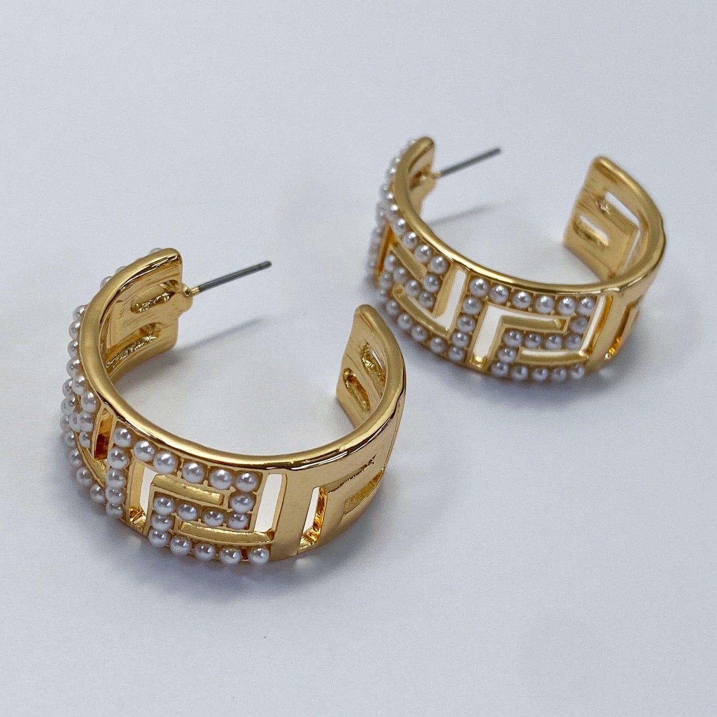 E1108 25E2453 Mini Hoop Style Post Earrings