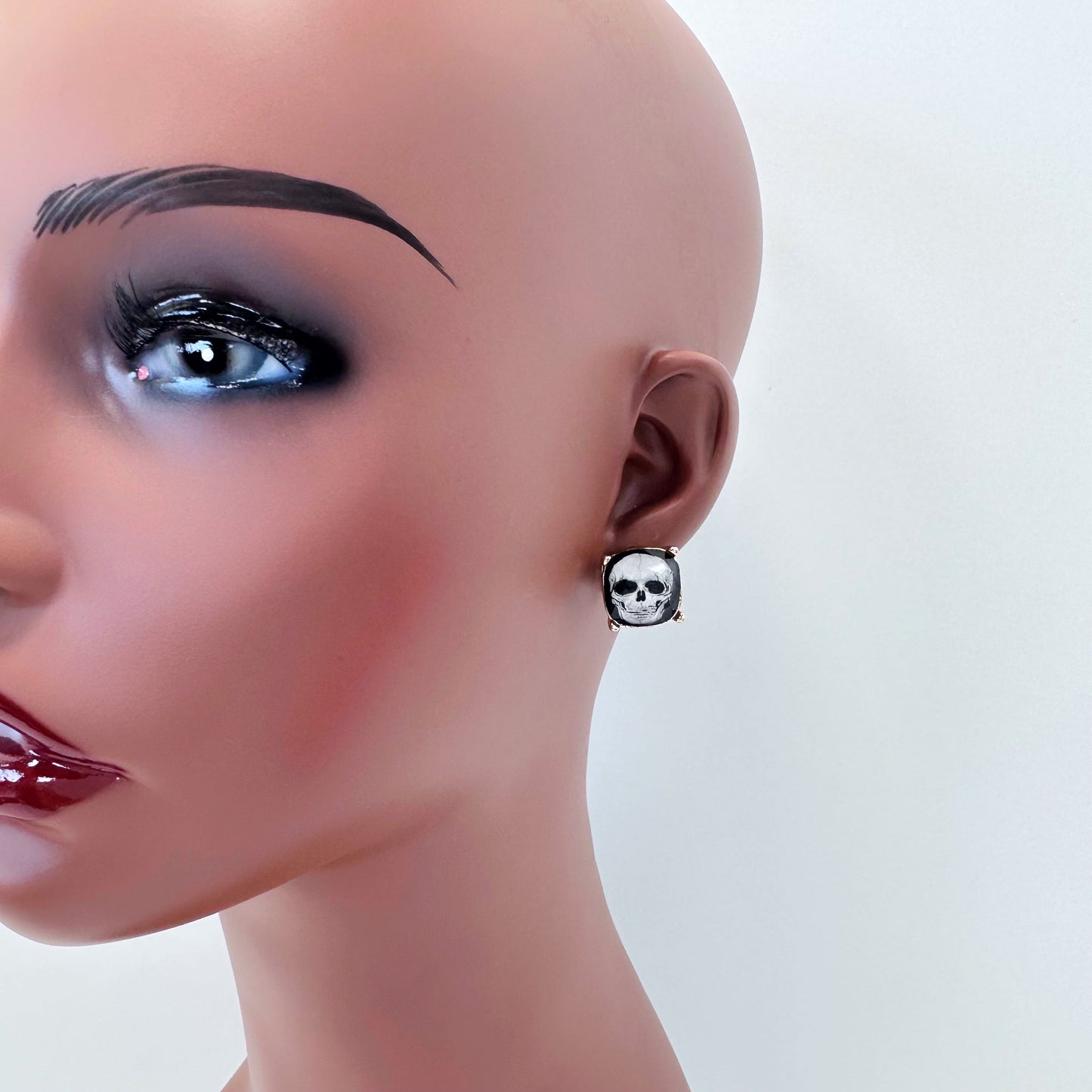 E1430 VER6136 Halloween Stud Earrings