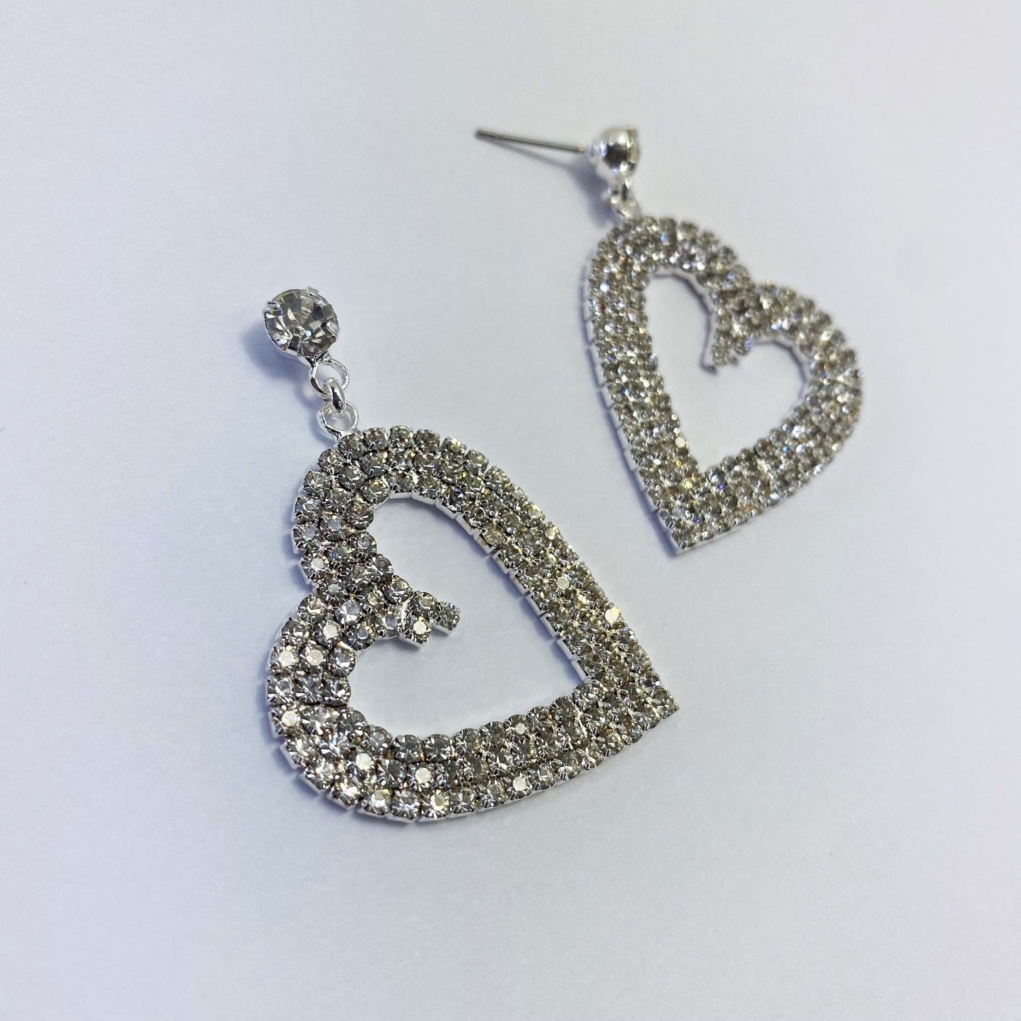 E1410 26642 Love Dangle Earrings