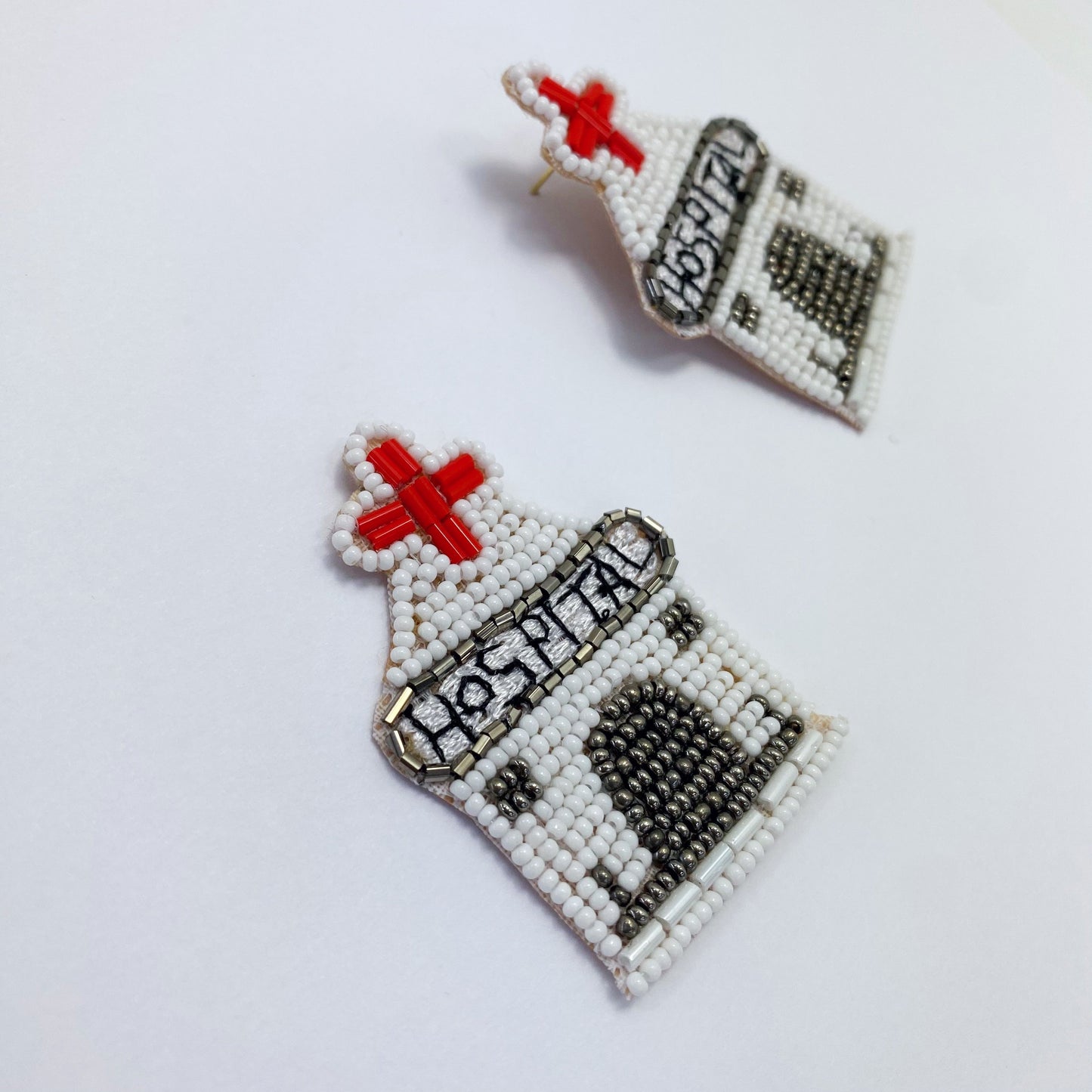 E0716 AE5499 Beads Deco White Hospital Design Drop Post earrings