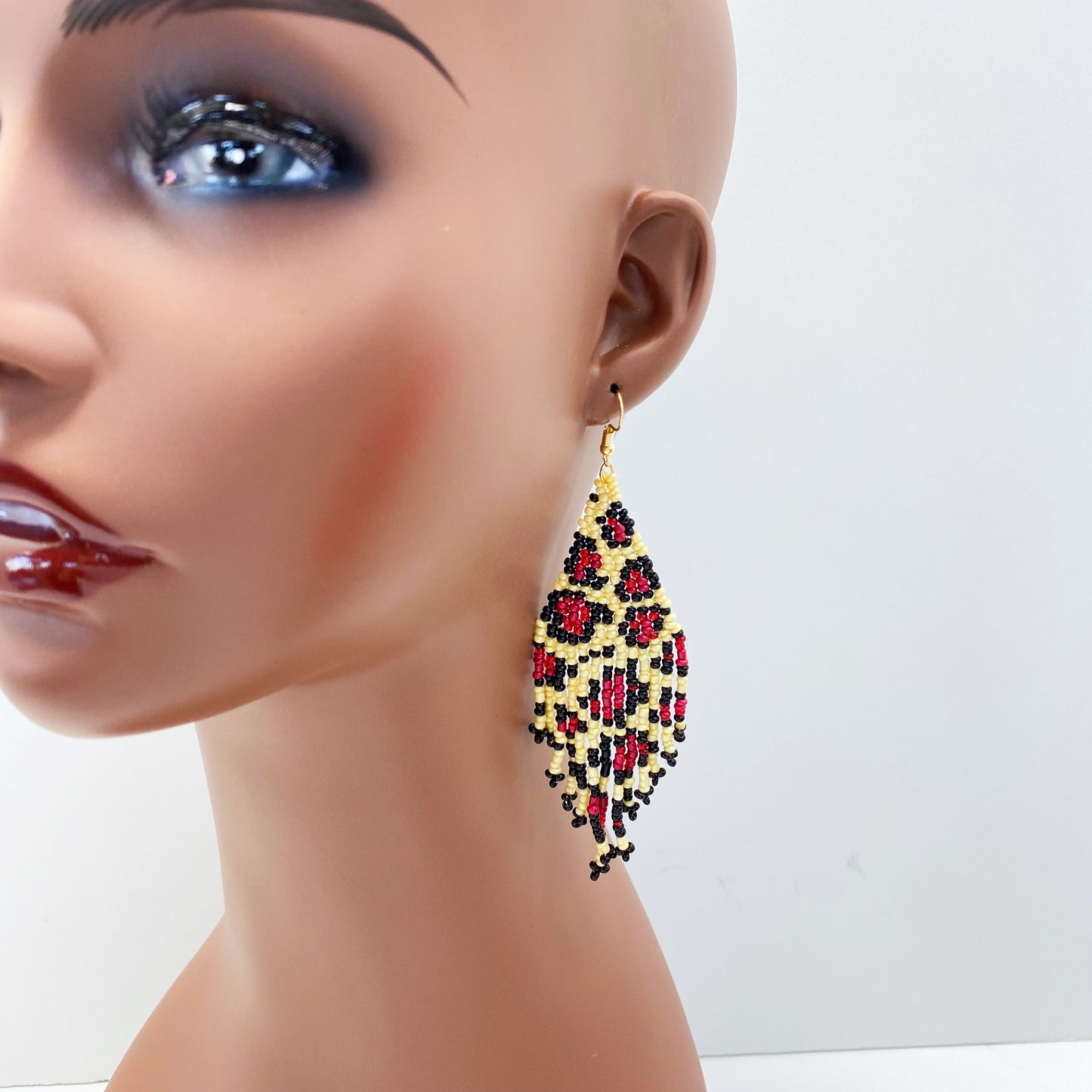 E1660 26302 Leopard Dangle Earrings