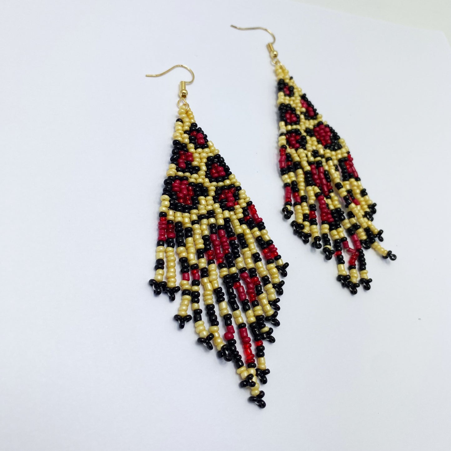 E1660 26302 Leopard Dangle Earrings
