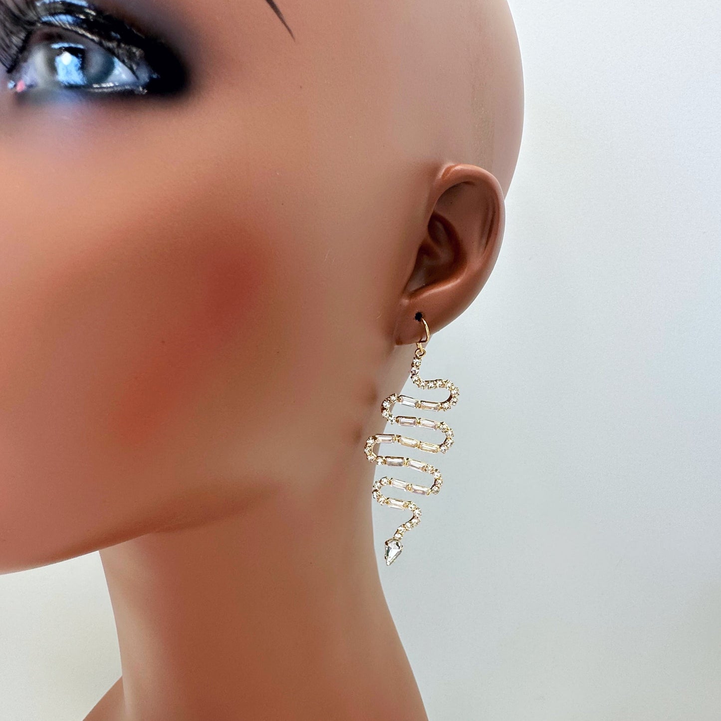 E1404 27063 Drop Dangle Hook Earrings