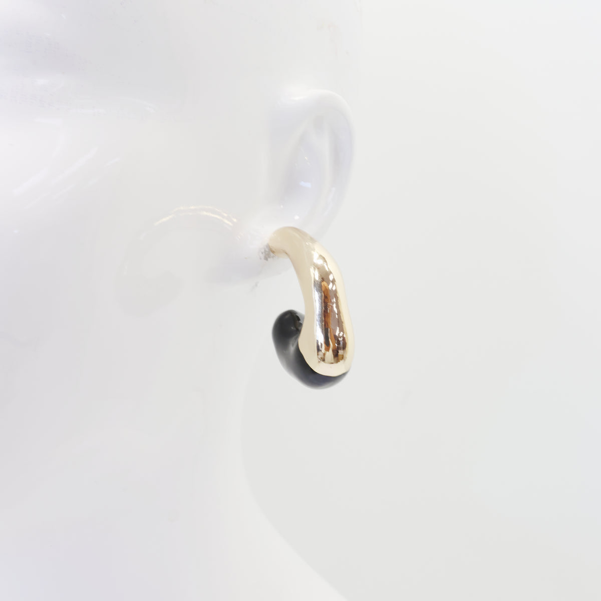 Two-Tone C-Hoop Earrings | E0203