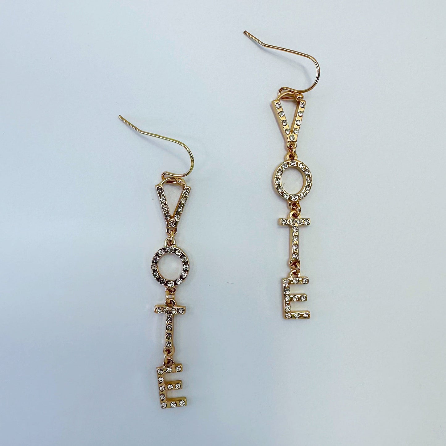 E0931 AE3821 Word Letter VOTE Design Drop Dangle Hook Earrings