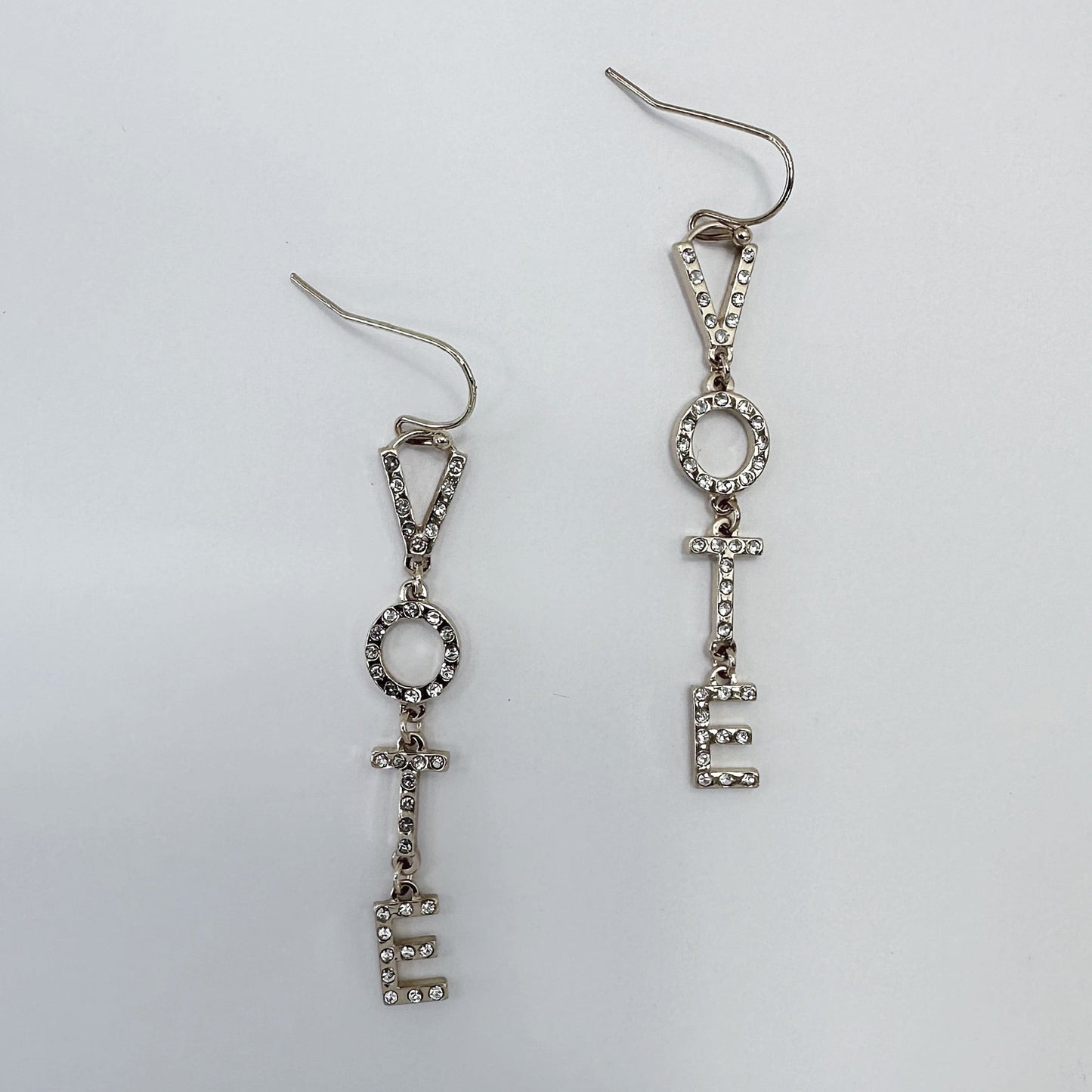 E0931 AE3821 Word Letter VOTE Design Drop Dangle Hook Earrings