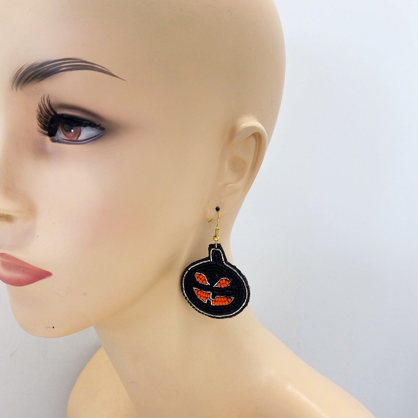 E1553 133511 Halloween dangle Earrings