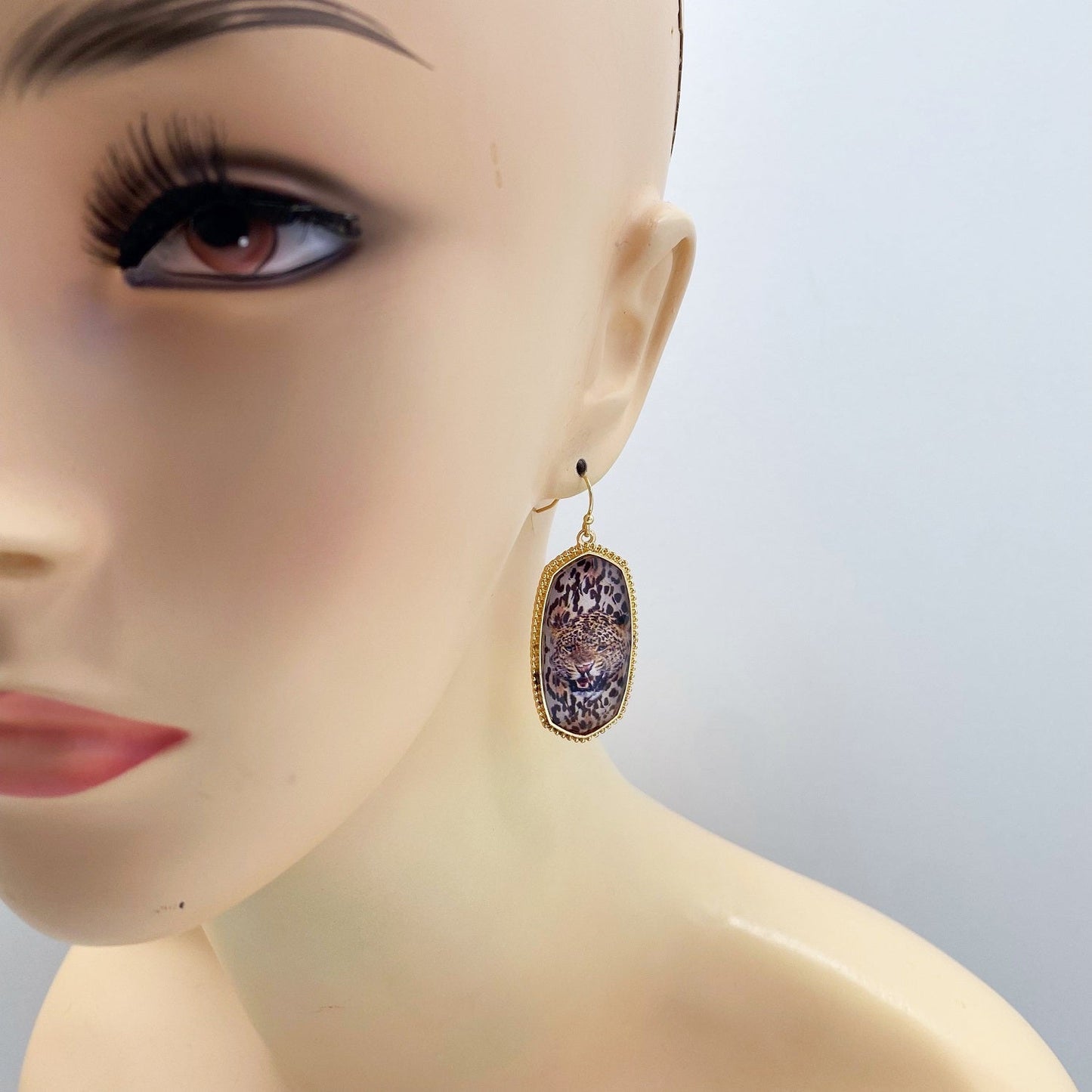 E1285 VER5342 Leopard Design Drop Dangle Earrings