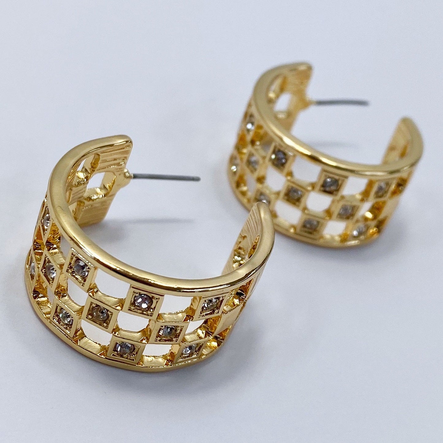 E1109 25E2211 Open Circle Round Shape Mini Hoop Style Post Earrings