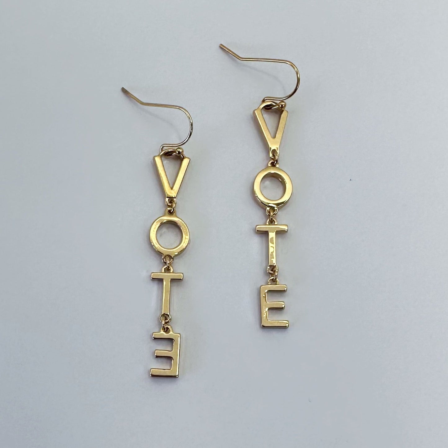 E0958 AE3820 Word Letter VOTE Design Drop Dangle Hook Earrings