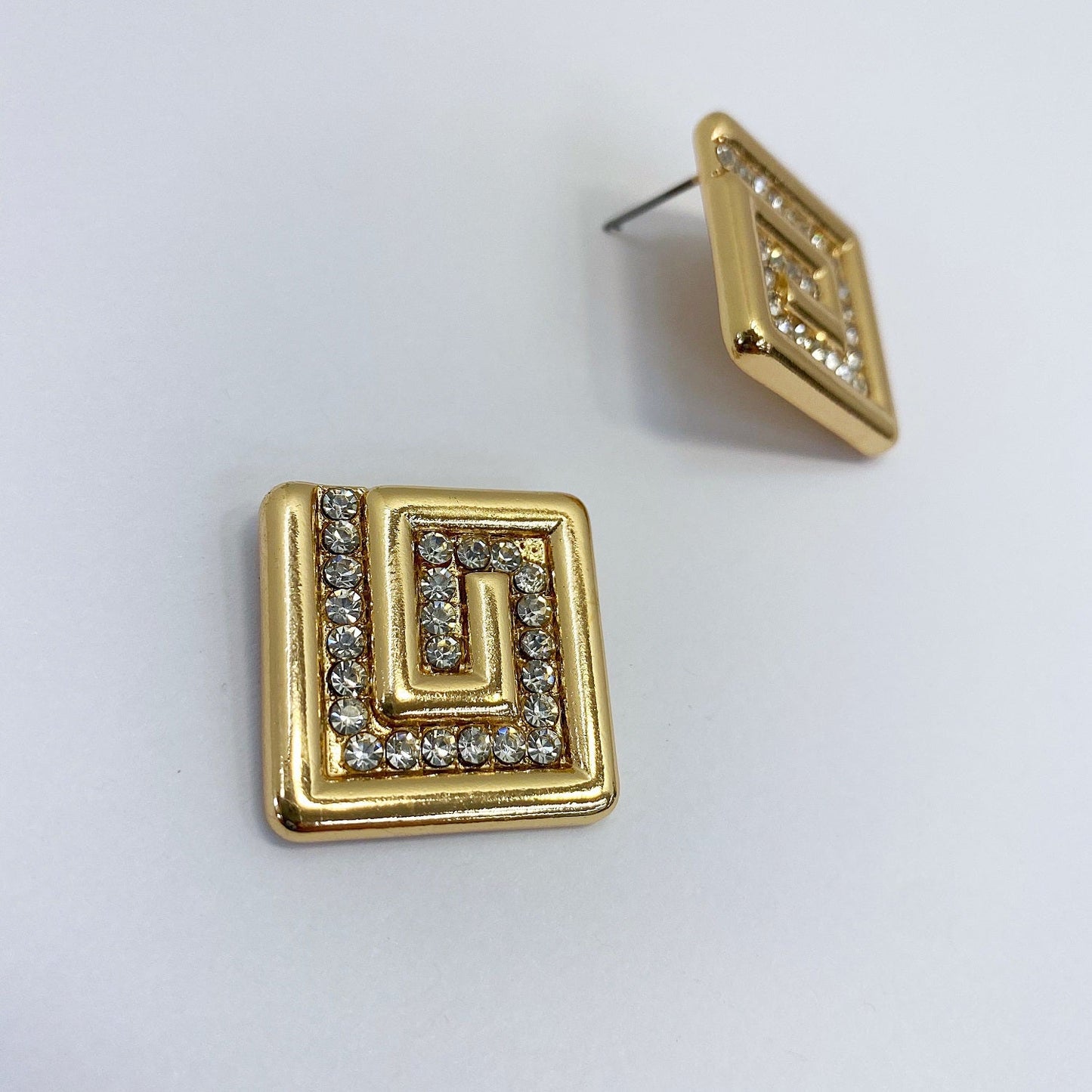 E1709 KE3409 Stud style Earrings